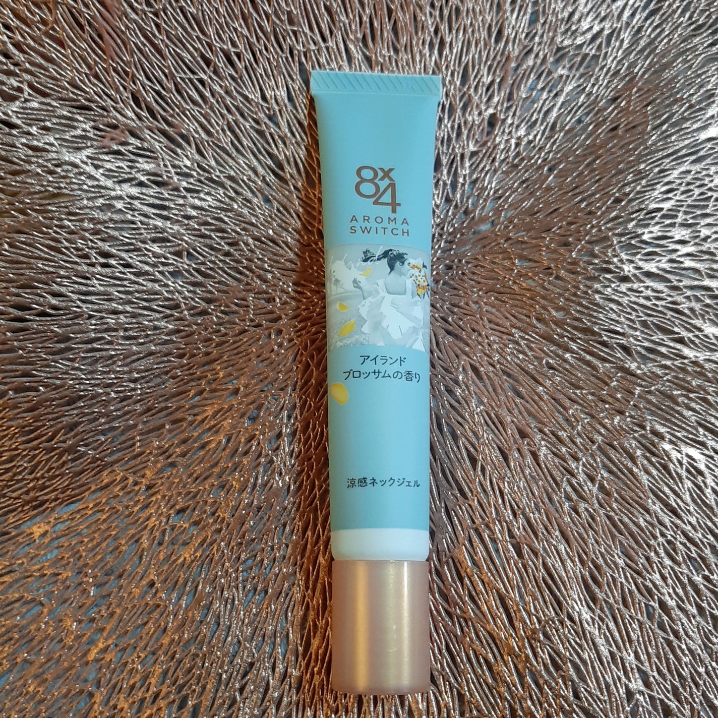 8x4 アロマスイッチ 涼感ネックジェル アイランドブロッサムの香り/8x4/デオドラント・制汗剤を使ったクチコミ(1枚目)