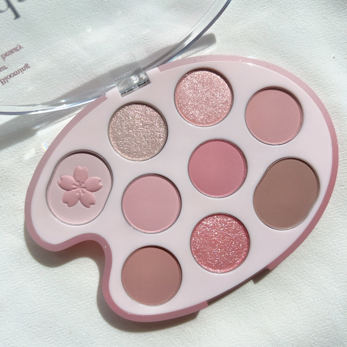 ブルーミングシングルシャドウ 01 コーラルピンク/dasique/単色アイシャドウを使ったクチコミ（3枚目）