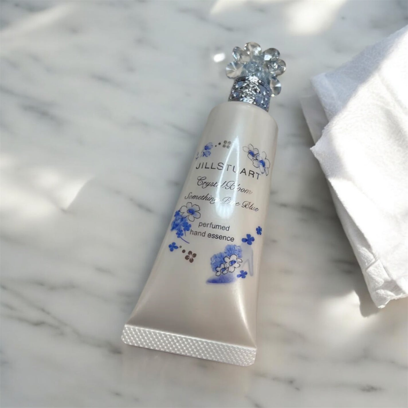 ジルスチュアート クリスタルブルーム サムシングピュアブルー パフュームドハンド エッセンス /JILL STUART/ハンドクリームを使ったクチコミ(2枚目)