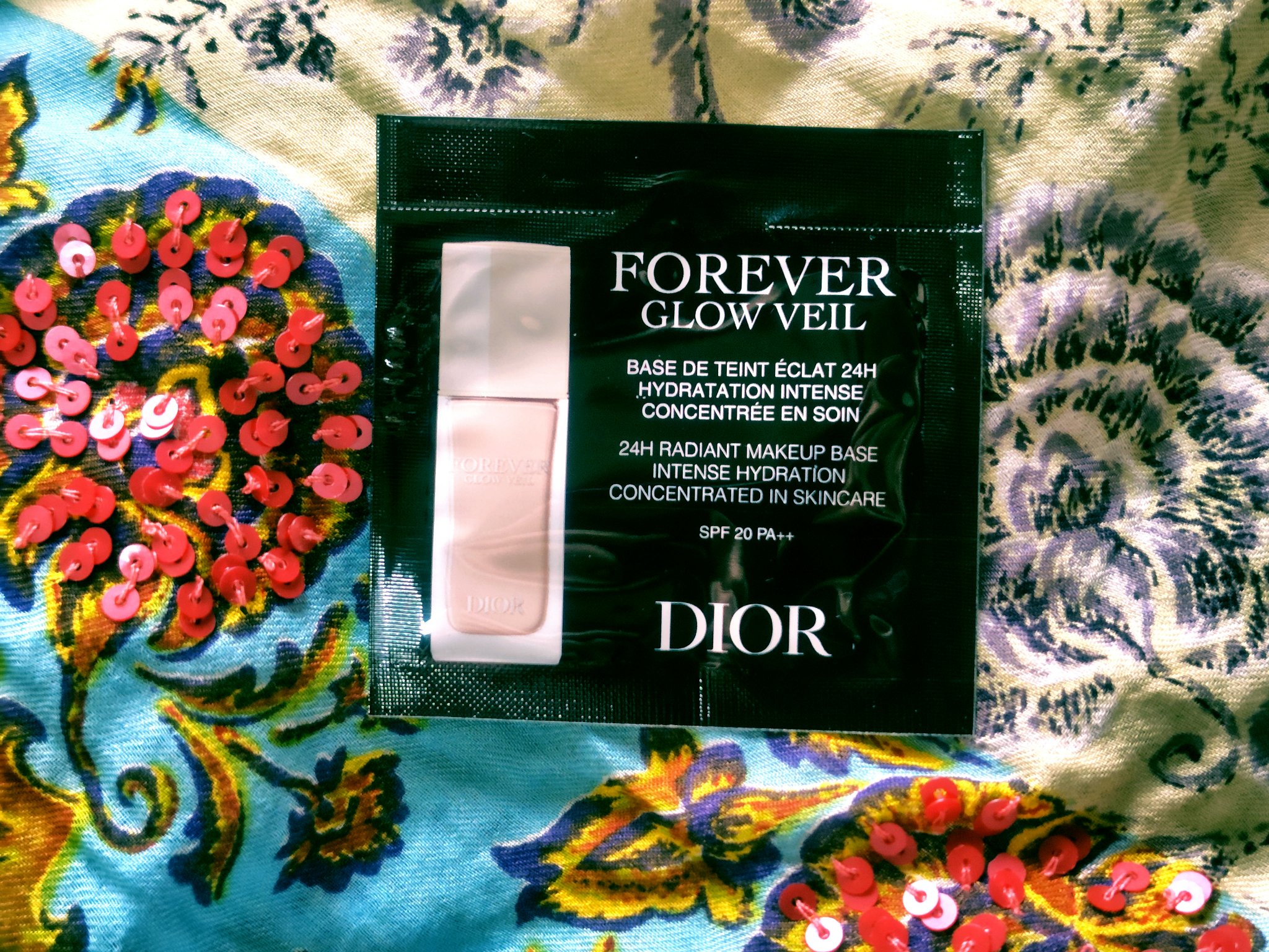 ディオールスキン フォーエヴァー グロウ ヴェール /Dior/化粧下地を使ったクチコミ（2枚目）