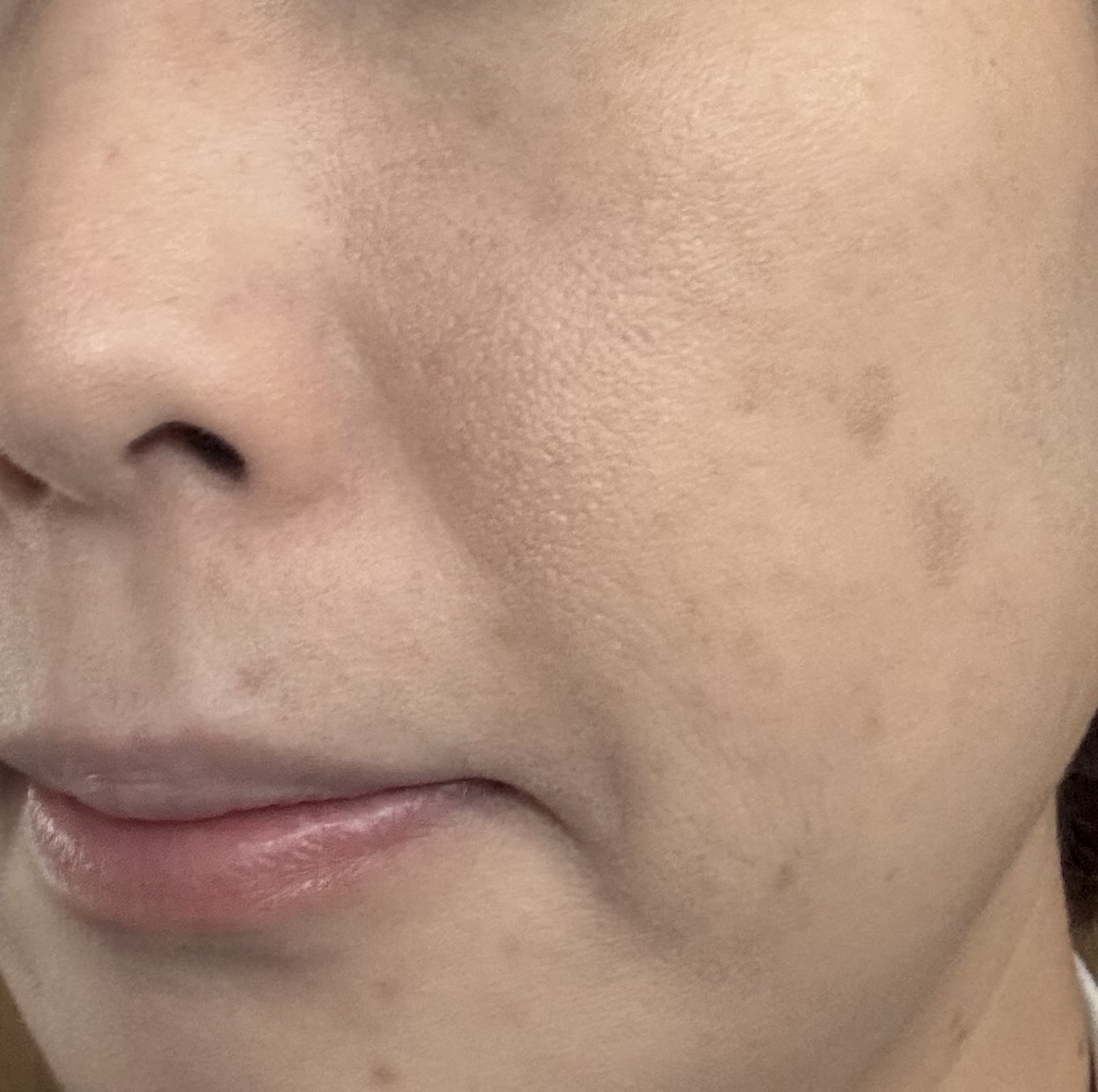 ロージーローザ マルチファンデブラシ のクチコミ「【使った商品】ロージーローザ
マルチファンデブラシ¥748
【商品の特徴】
毛先を極細加工
毛.....」（3枚目）