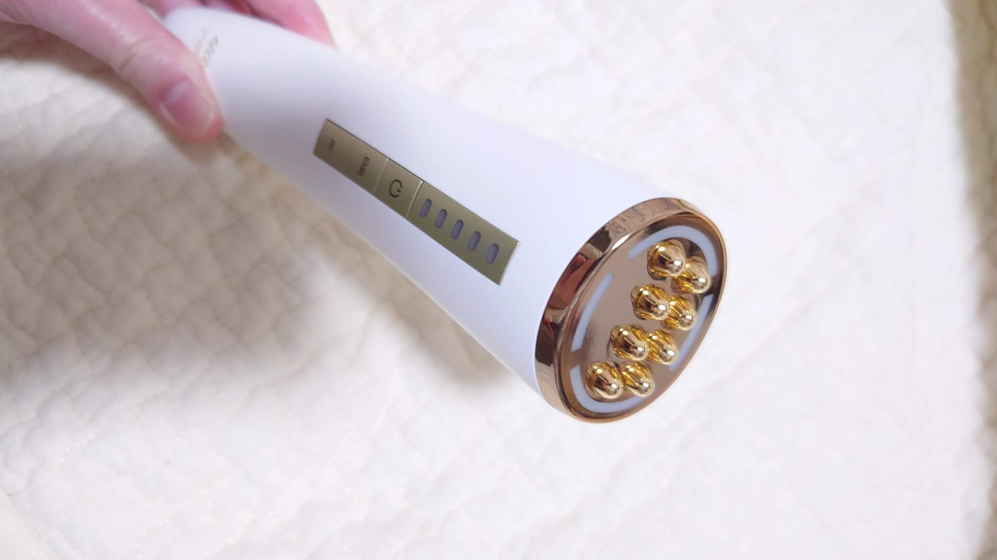 eminalift ホワイト×ゴールド/ULTIA/美顔器・マッサージを使ったクチコミ（3枚目）