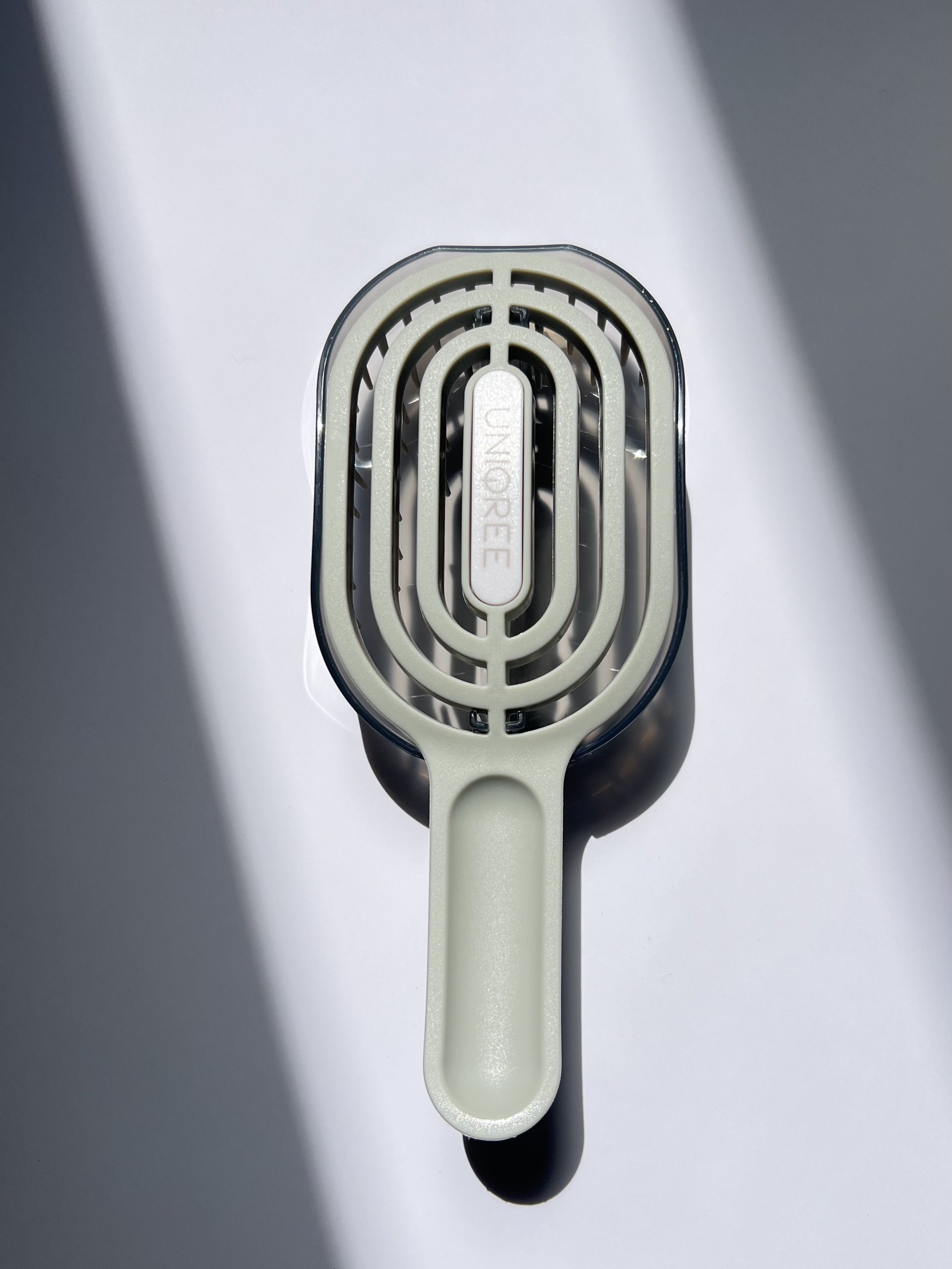 ユニークリー 4wayスムースヘアブラシ/ビー・エヌ/ヘアブラシを使ったクチコミ（1枚目）