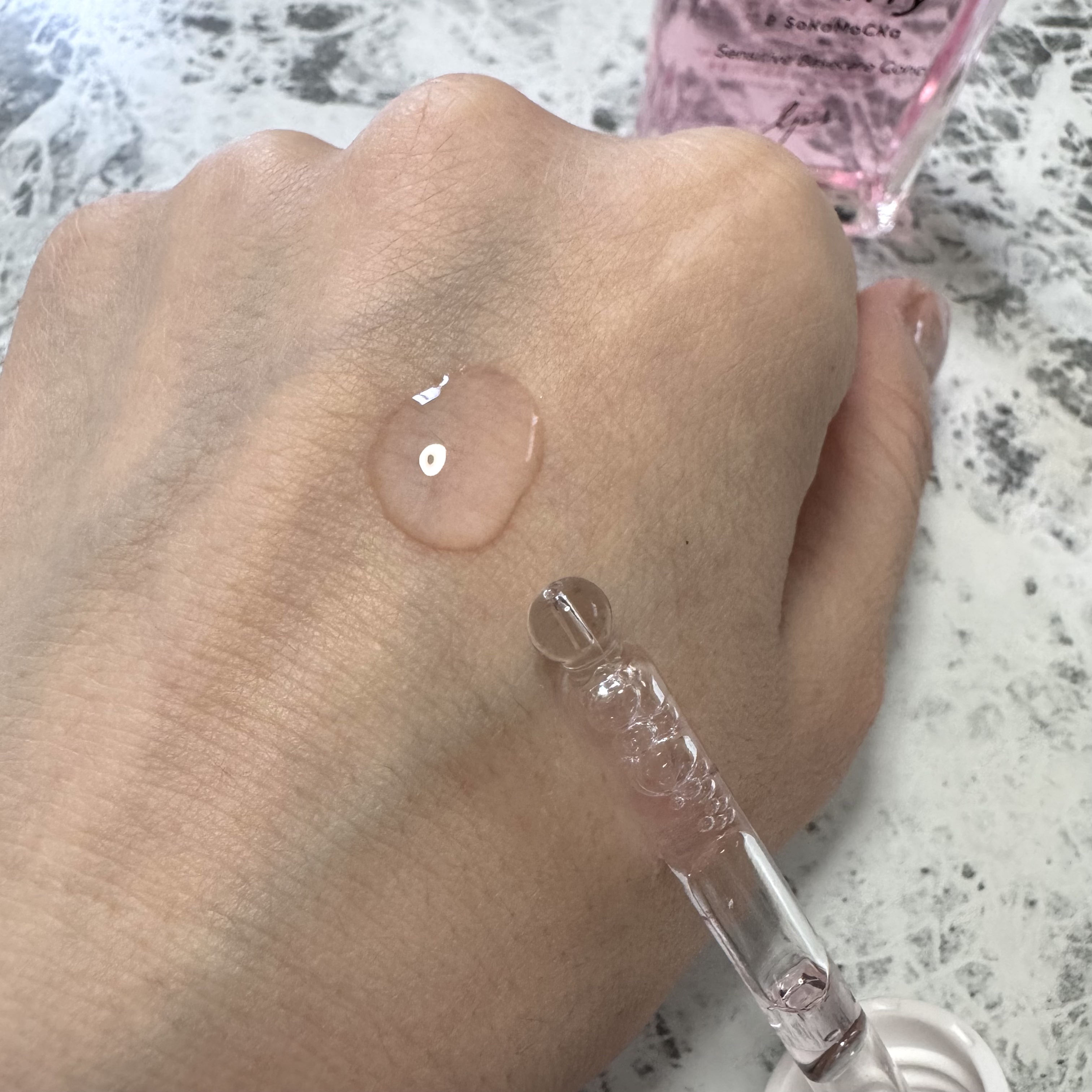 センシティブ ベースケアコンク/Asmy/美容液を使ったクチコミ（2枚目）