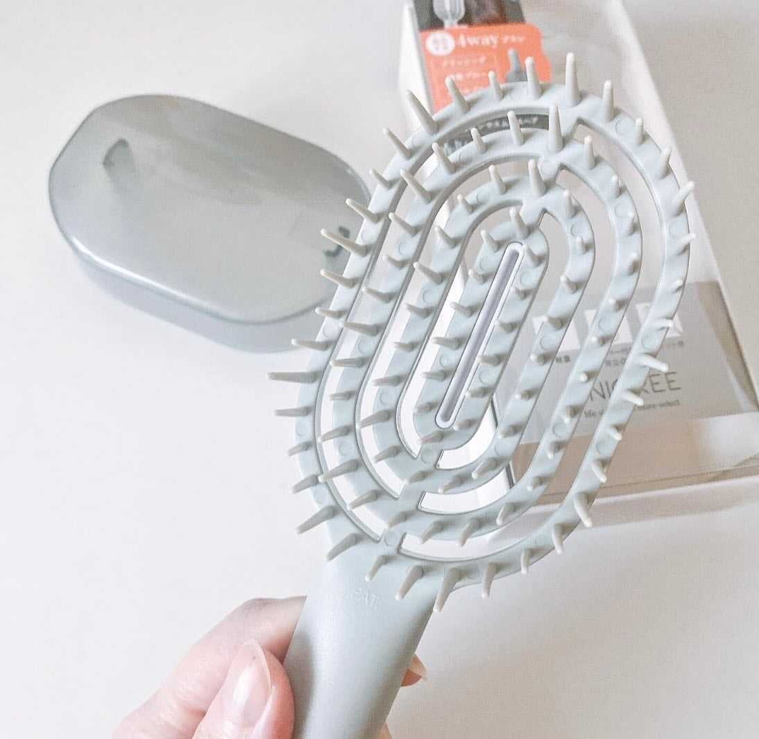 ユニークリー 4wayスムースヘアブラシ/ビー・エヌ/ヘアブラシを使ったクチコミ(2枚目)