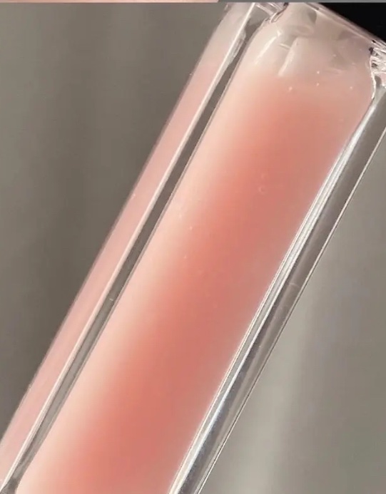 エッセンス リッププランパー/Visée/リッププランパーを使ったクチコミ（1枚目）