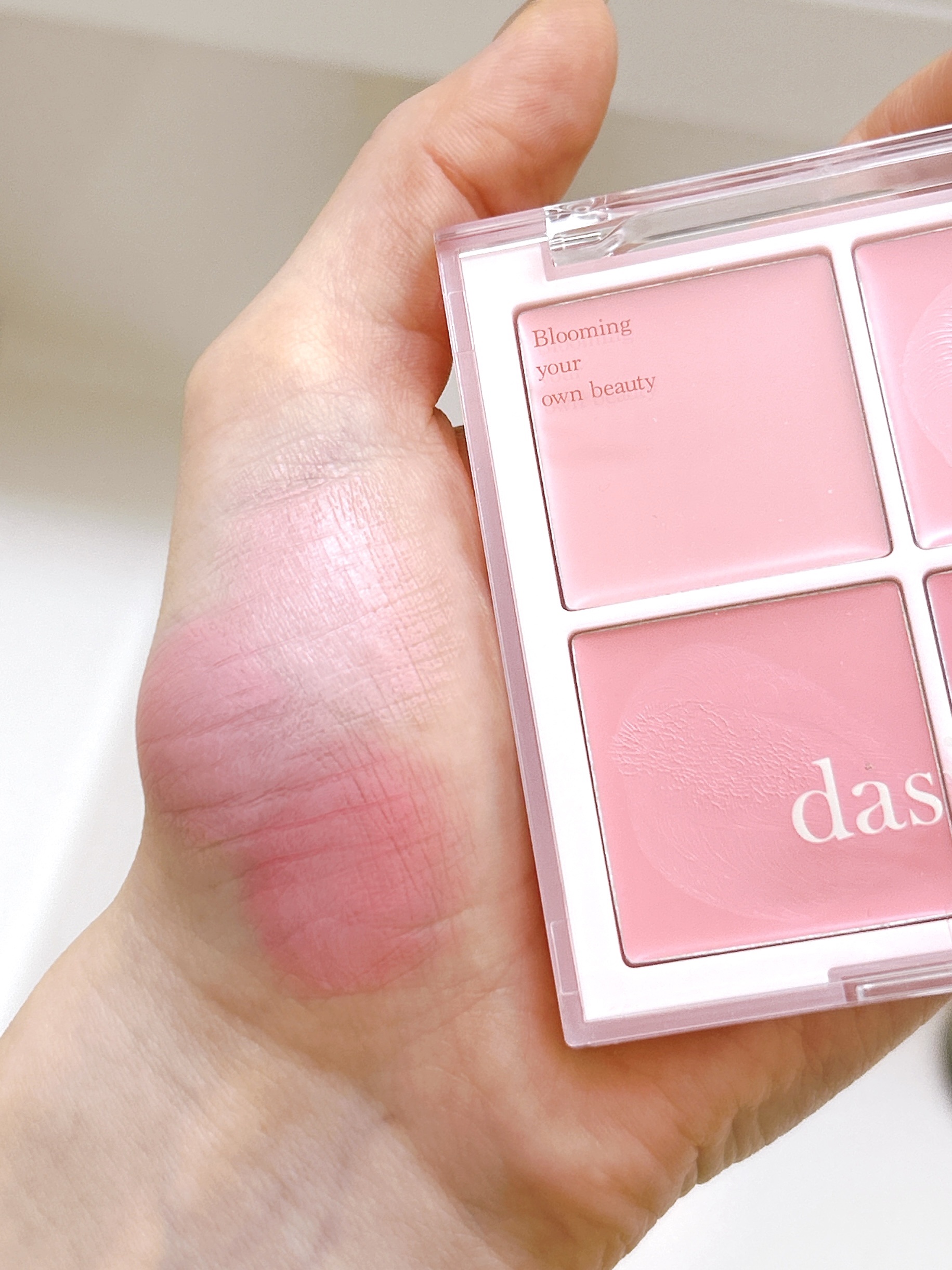 ブレンディングムードチーク/dasique/パウダーチークを使ったクチコミ（3枚目）