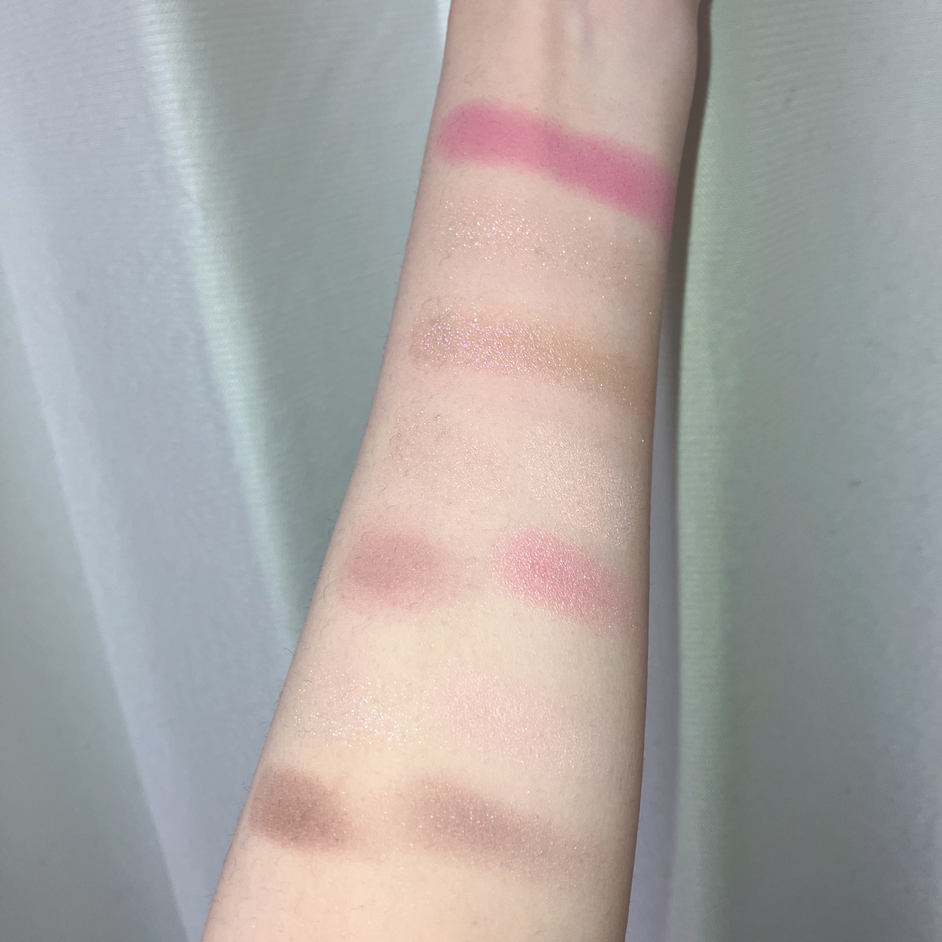 アディクション ザ アイシャドウ マット/ADDICTION/単色アイシャドウを使ったクチコミ（3枚目）