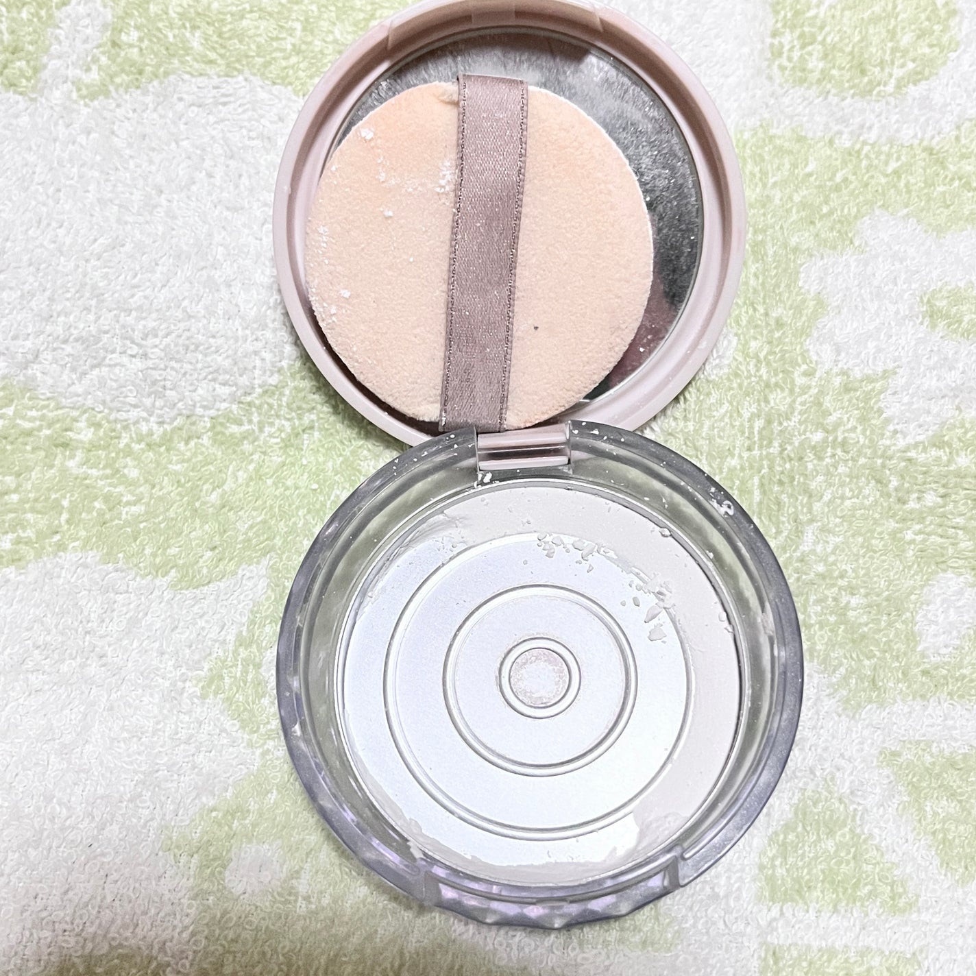 毛穴レスパウダー/CEZANNE/プレストパウダーを使ったクチコミ(1枚目)