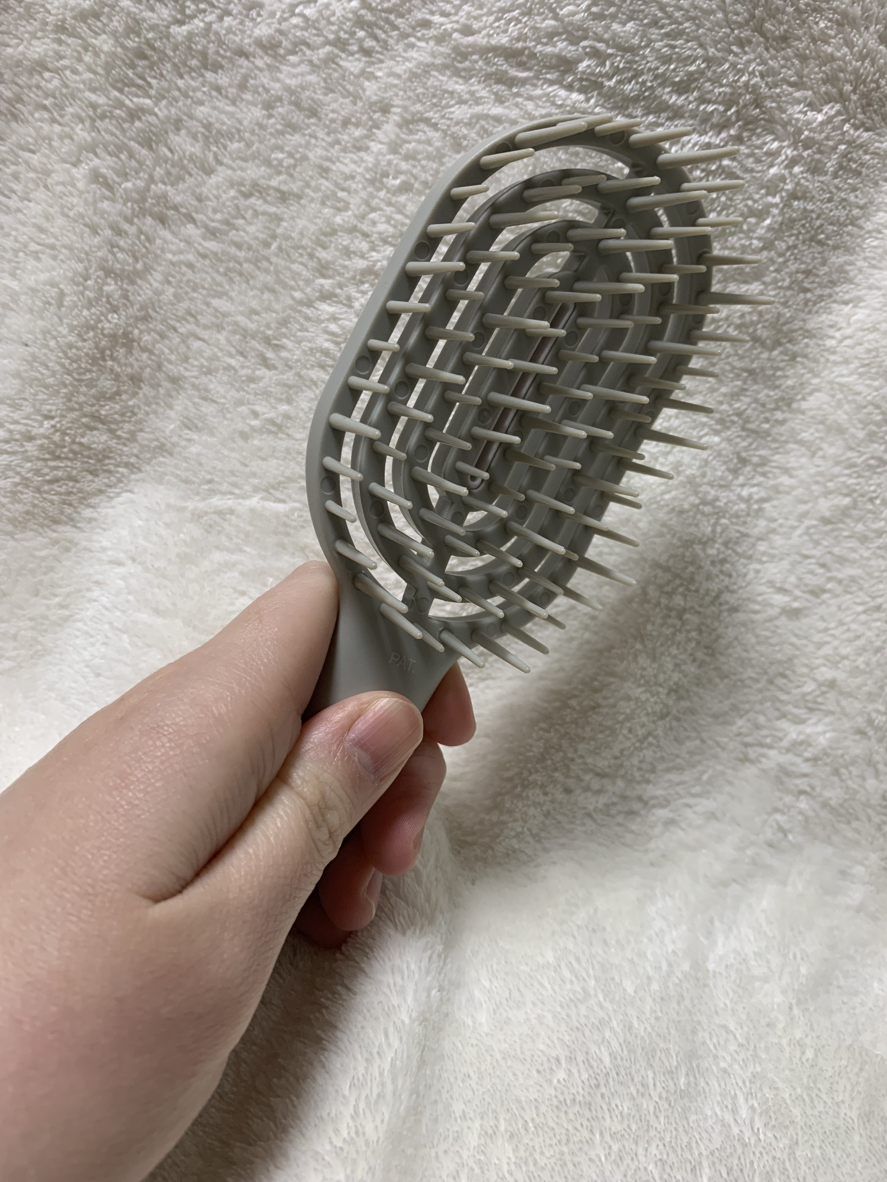 ユニークリー 4wayスムースヘアブラシ/ビー・エヌ/ヘアブラシを使ったクチコミ（2枚目）