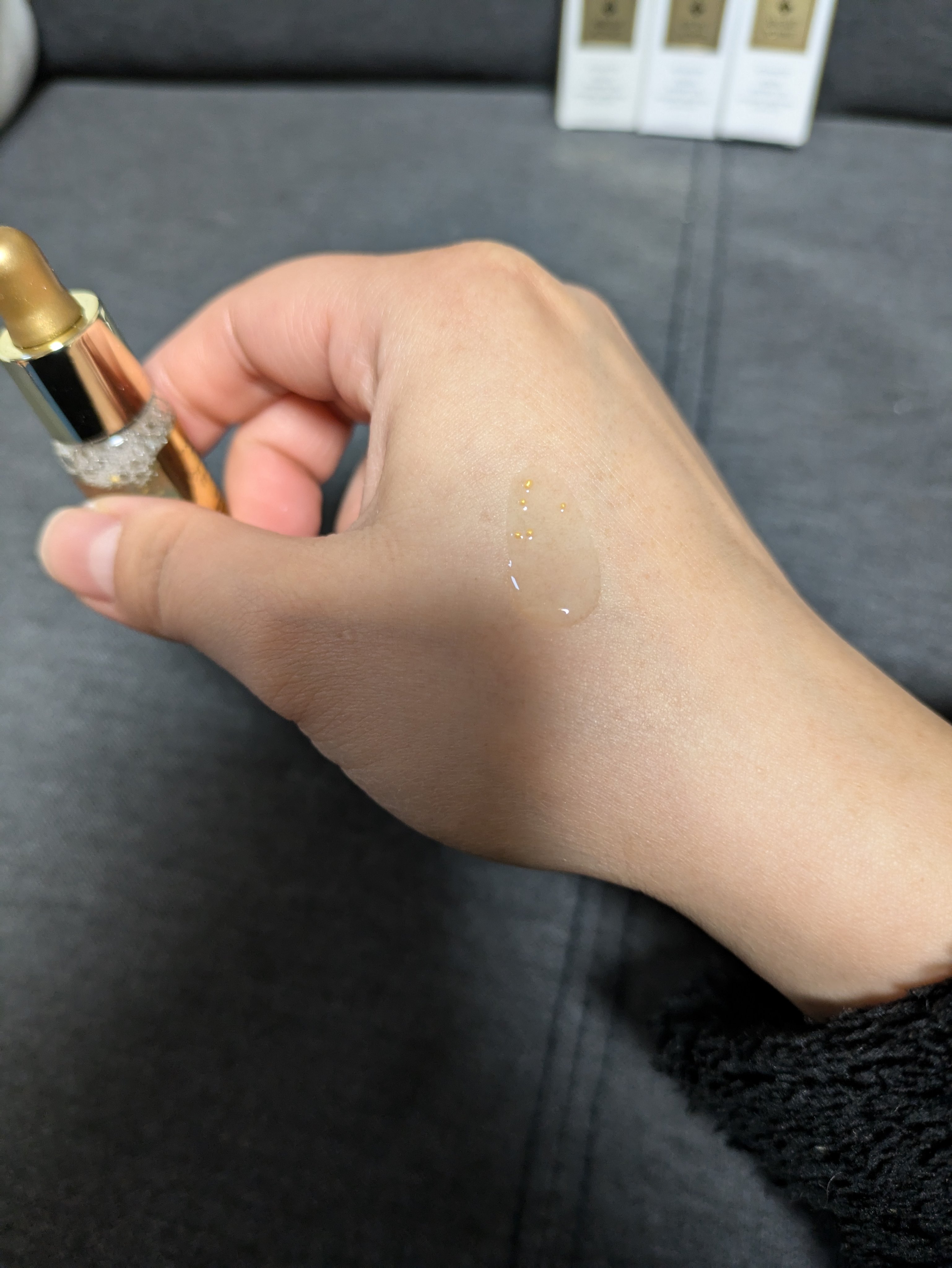 アベイユ ロイヤル ウォータリー オイル セロム/GUERLAIN/美容液を使ったクチコミ（3枚目）