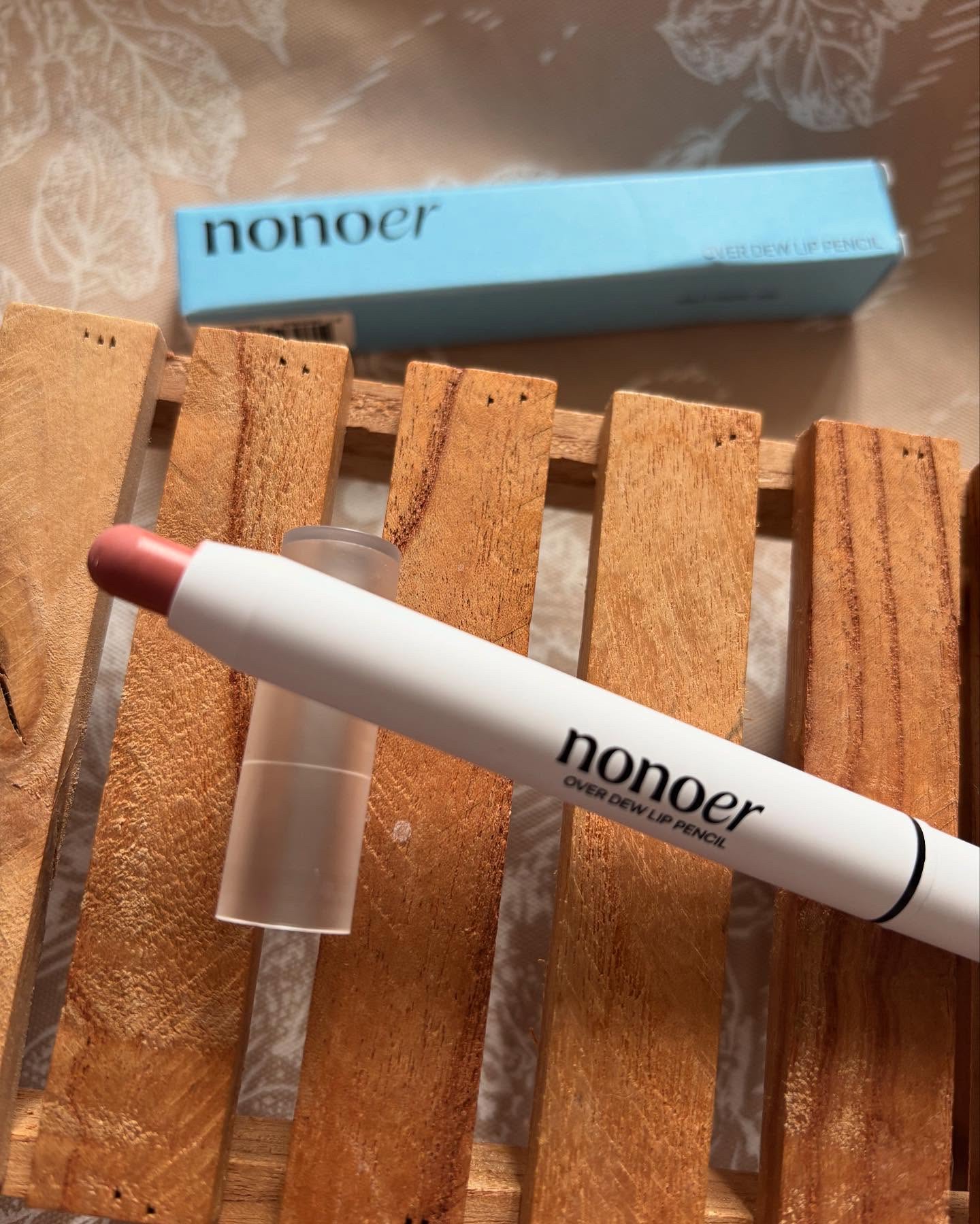 オーバーデューリップペンシル/nonoer/リップライナーを使ったクチコミ（2枚目）