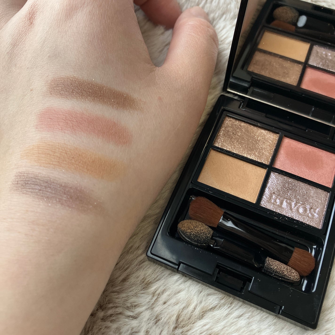 ミネラルクラッシィシャドー/エトヴォス/アイシャドウパレットを使ったクチコミ(1枚目)