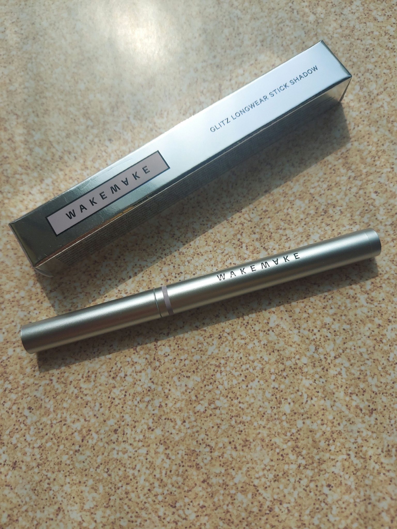 グリッツロングウェアスティックシャドウ/wakemake/パウダーアイシャドウを使ったクチコミ（1枚目）