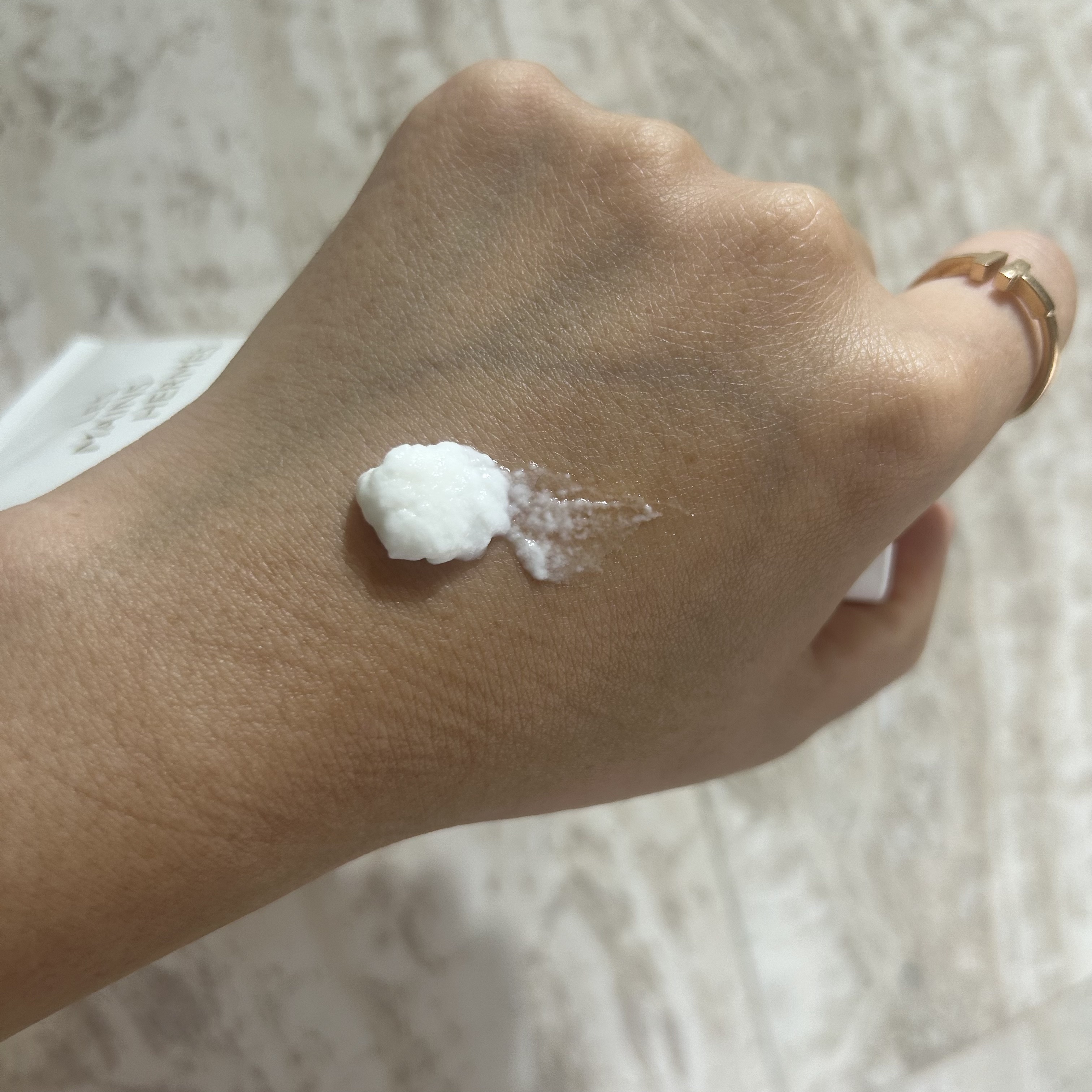 エルメス　レマンエルメス　ハンドクリーム 試してみた】エルメス レマンエルメス ハンドケアクリームの