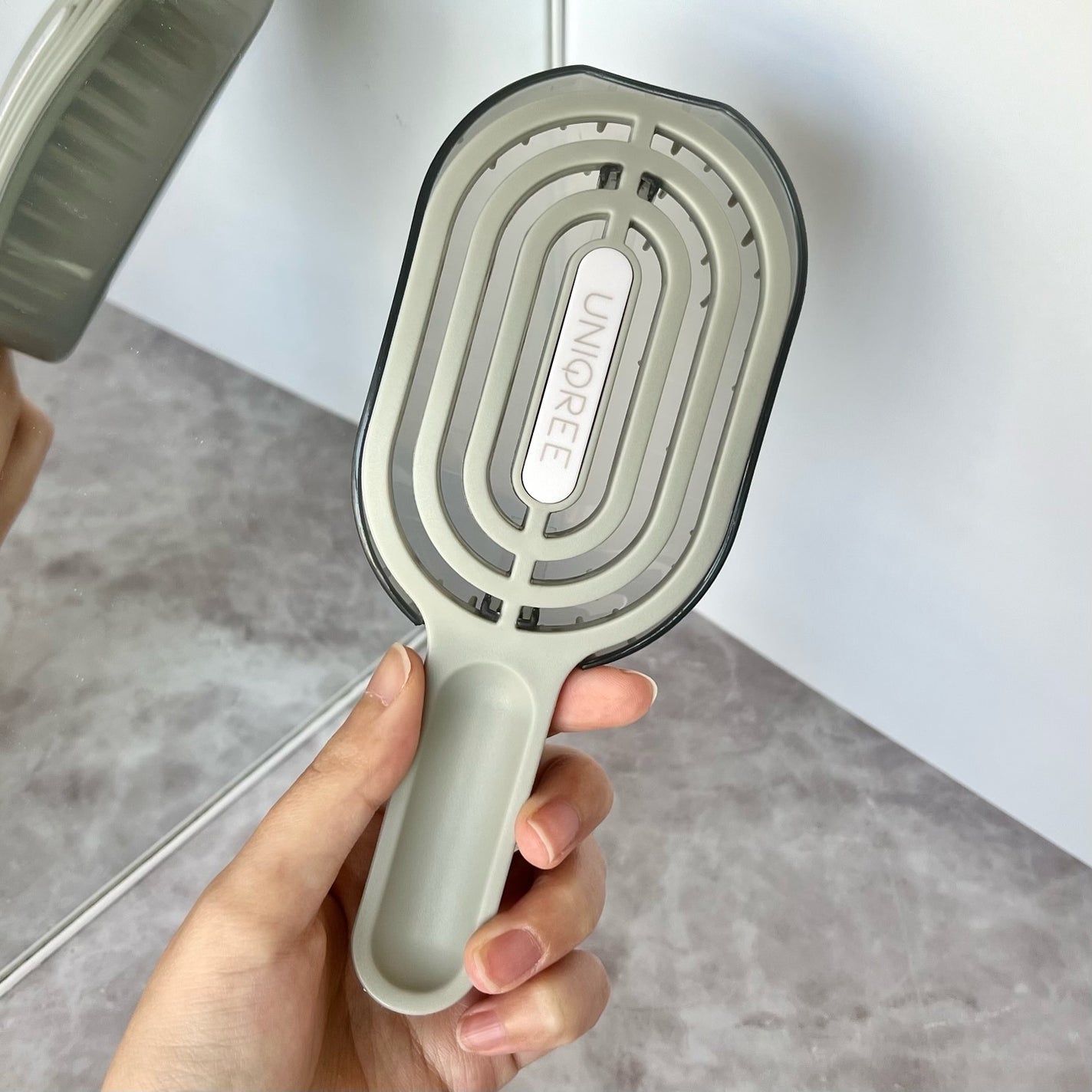 ユニークリー 4wayスムースヘアブラシ/ビー・エヌ/ヘアブラシを使ったクチコミ(4枚目)