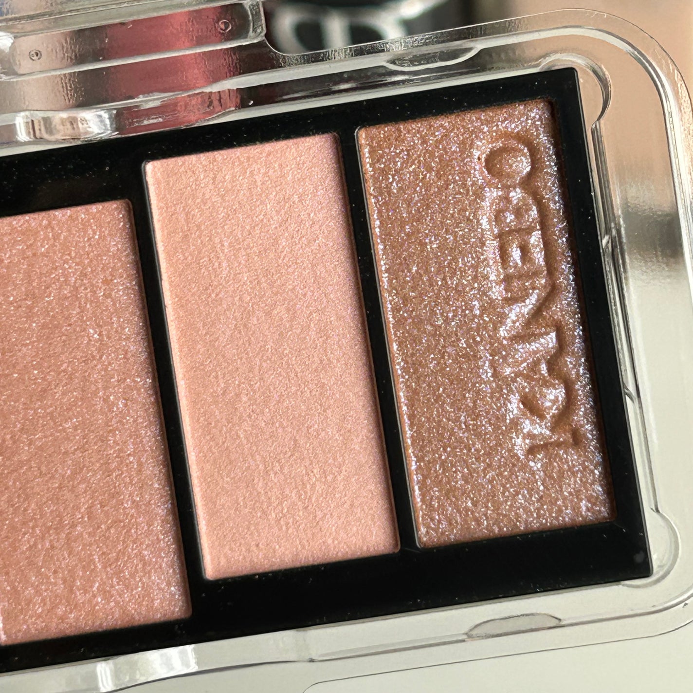 カラードシャドウ/KANEBO/アイシャドウパレットを使ったクチコミ(4枚目)