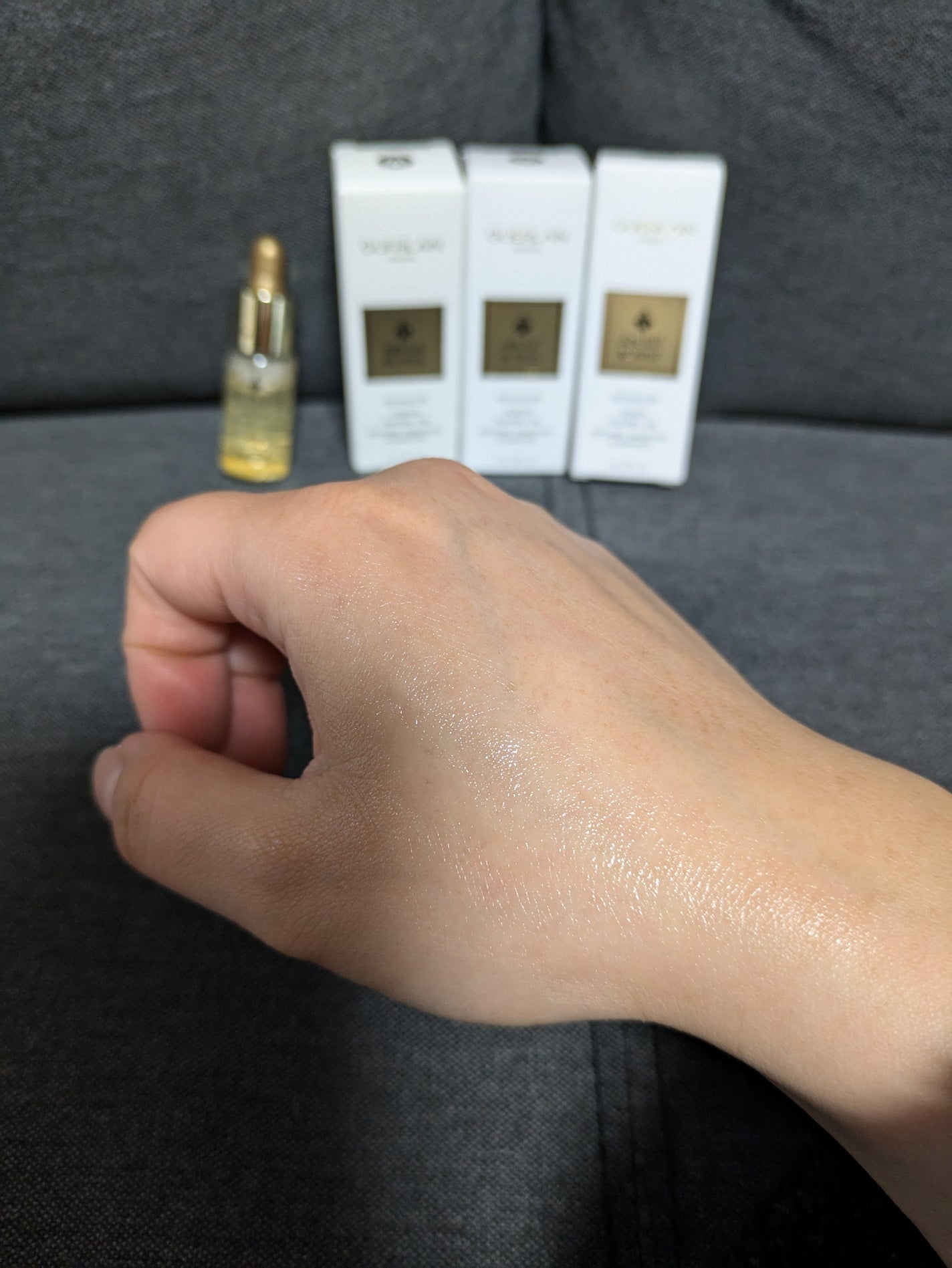 アベイユ ロイヤル ウォータリー オイル セロム/GUERLAIN/美容液を使ったクチコミ(4枚目)