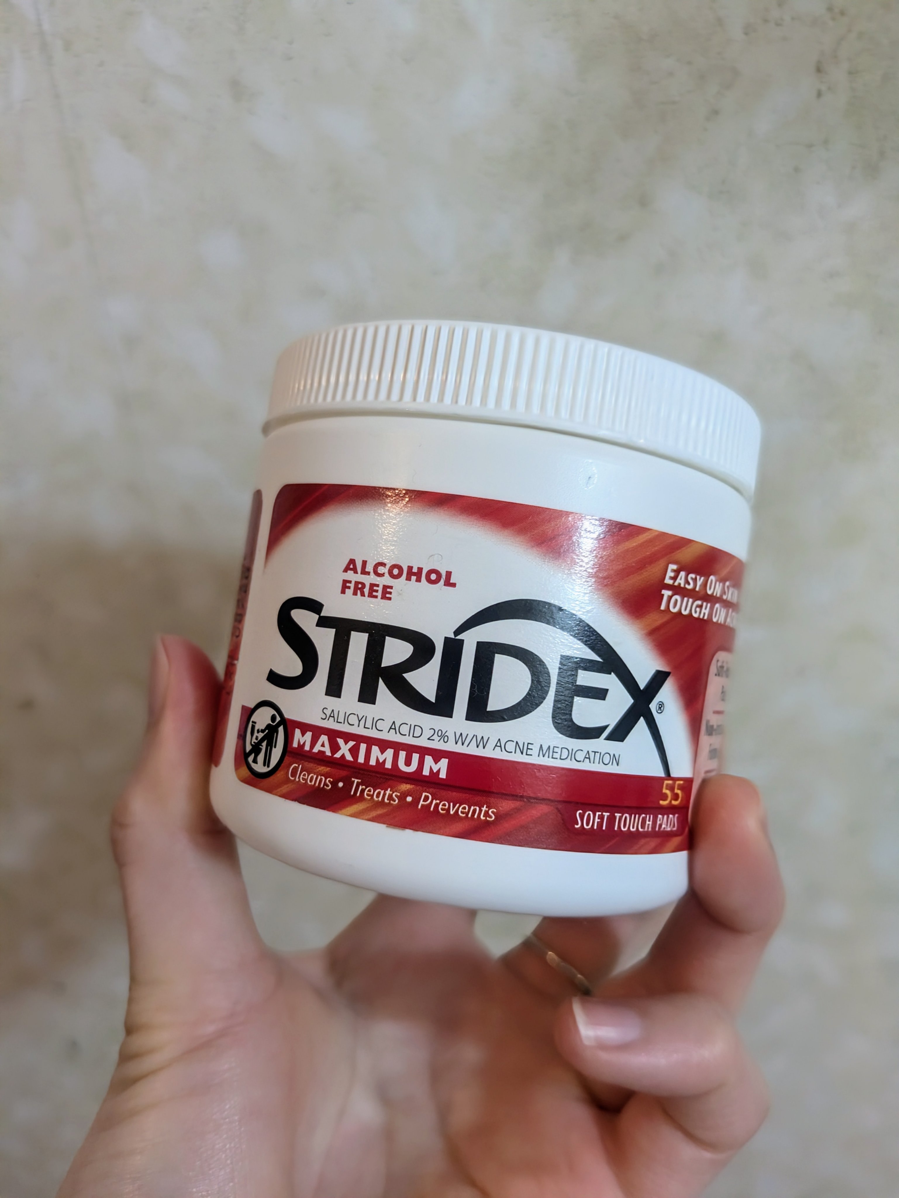 ニキビに効くとiherbでのランキングの上位にいたので購入！🌿

STRIDEX
1ステップ ニキビコントロール マキシマム

3/21から、あごニキビに使用開始！

使用方法が特に書いておらず、レビューを見ると置くだけだったり、肌をなで