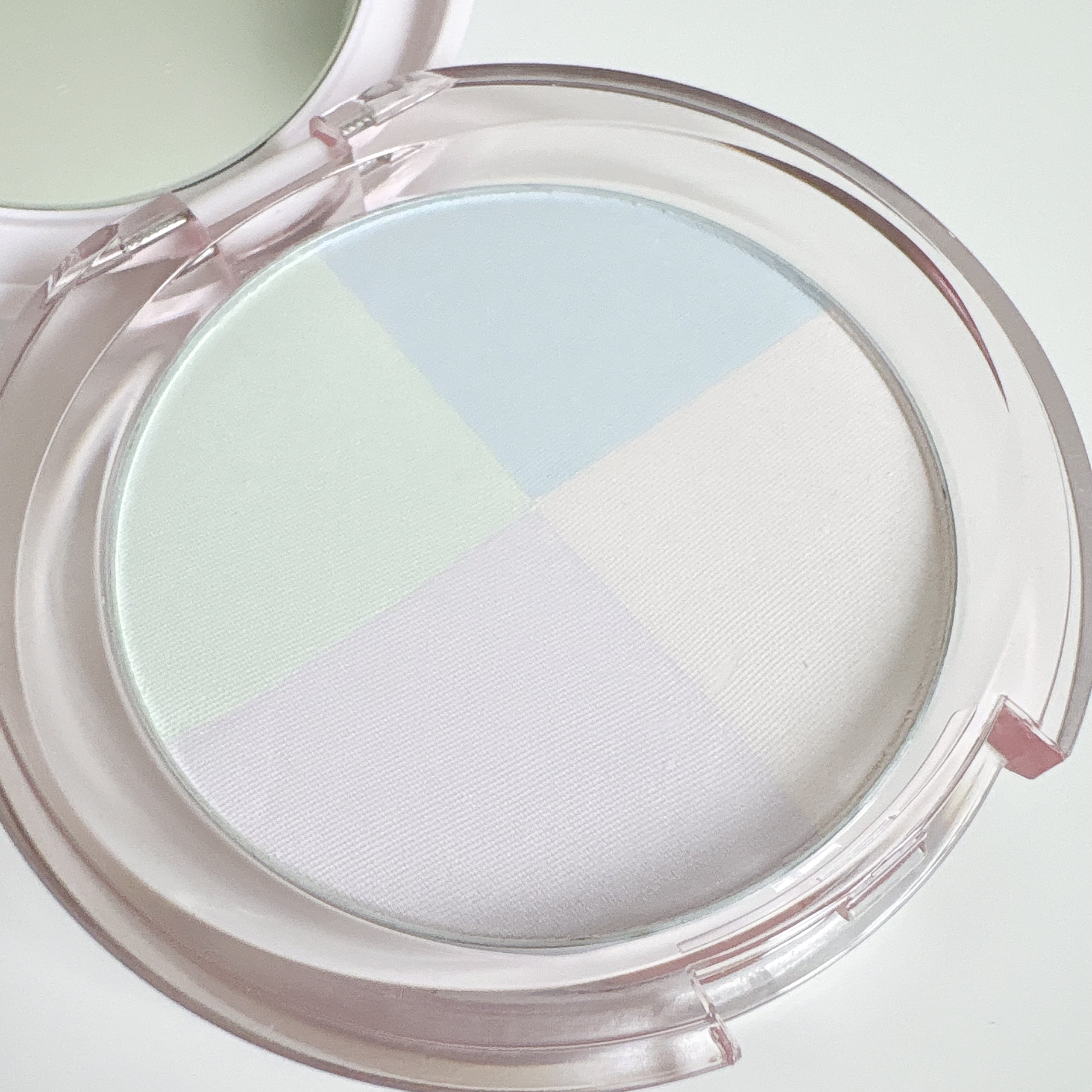 ウルミナプラス 生つや肌 プリズムパウダー/ウルミナプラス/プレストパウダーを使ったクチコミ（2枚目）