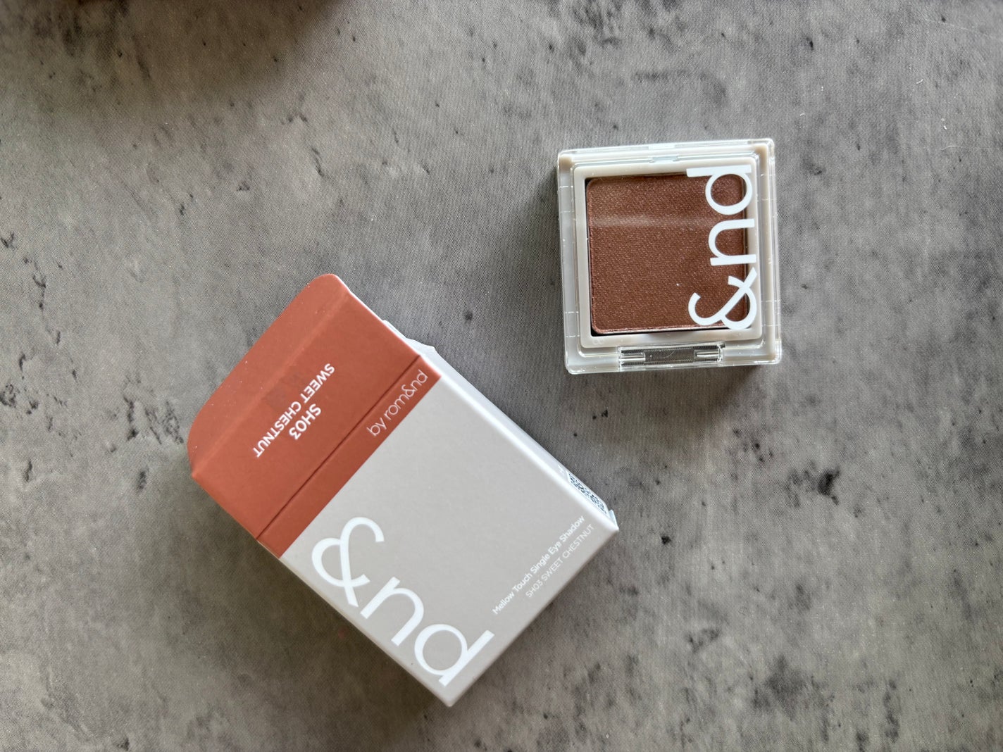 メロウタッチシングルアイシャドウ/&nd by rom&nd/単色アイシャドウを使ったクチコミ(4枚目)