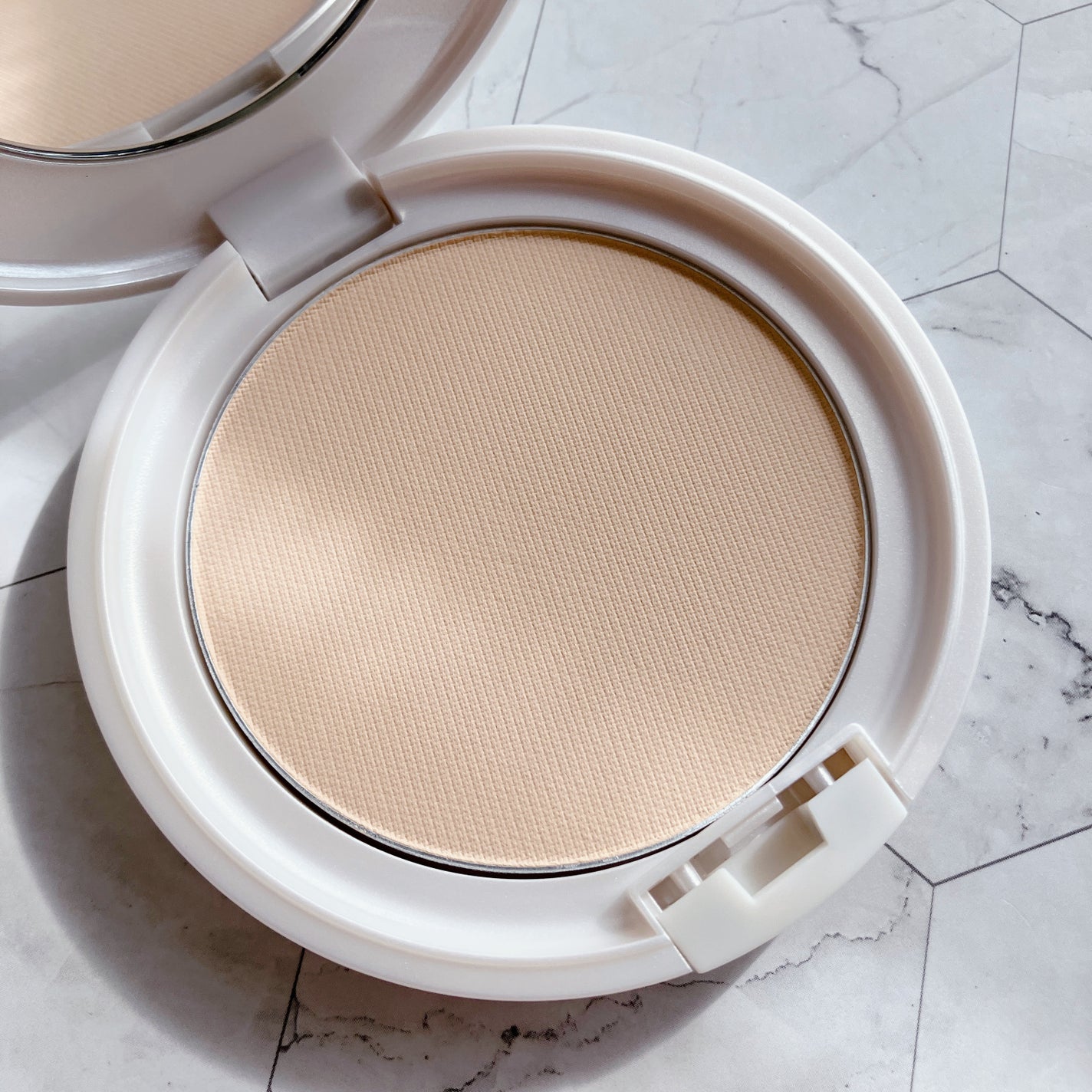 サナ 舞妓はん 化粧もち美容液パウダー/舞妓はん/プレストパウダーを使ったクチコミ(2枚目)