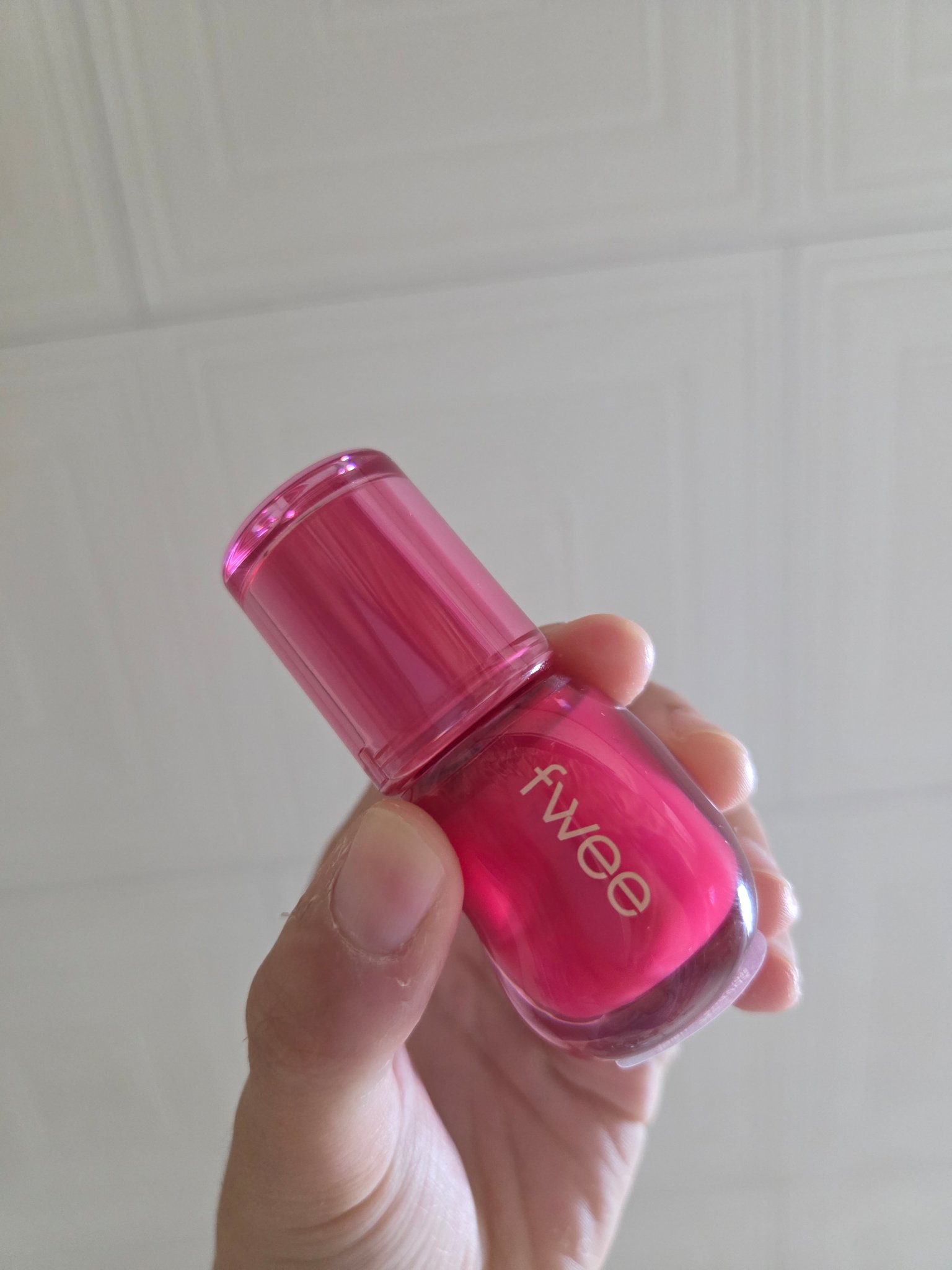 フィー 3Dボリューミンググロス/fwee/リップグロスを使ったクチコミ（1枚目）