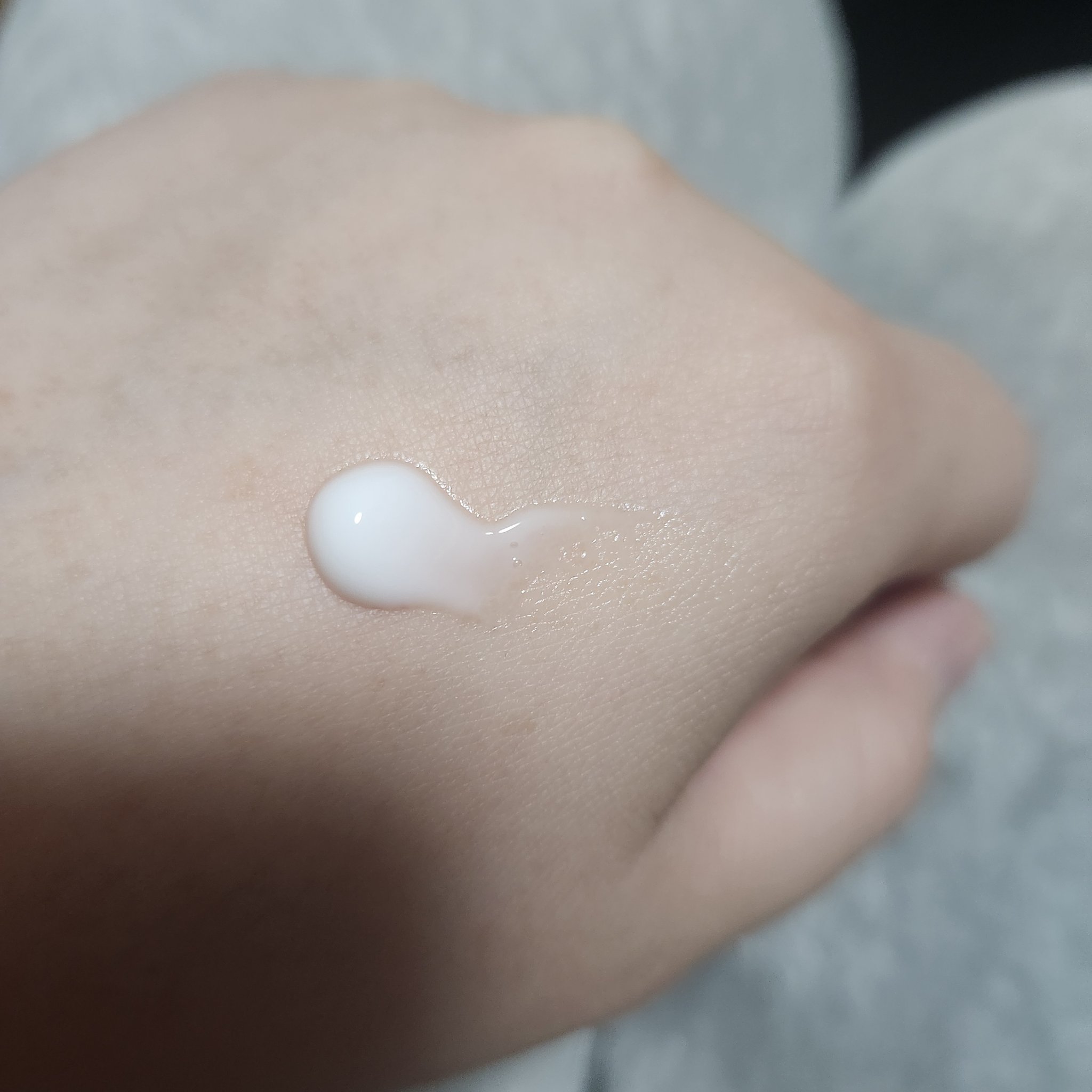 ホワイトローズ ハンドクリーム/Flora Notis JILL STUART/ハンドクリームを使ったクチコミ（3枚目）