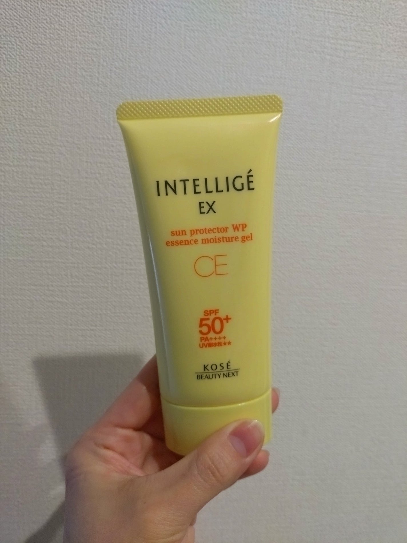 HIROKO on LIPS 「INTELLIGEEXサンプロテクターWPエッセンスモイスチュ..」(1枚目)