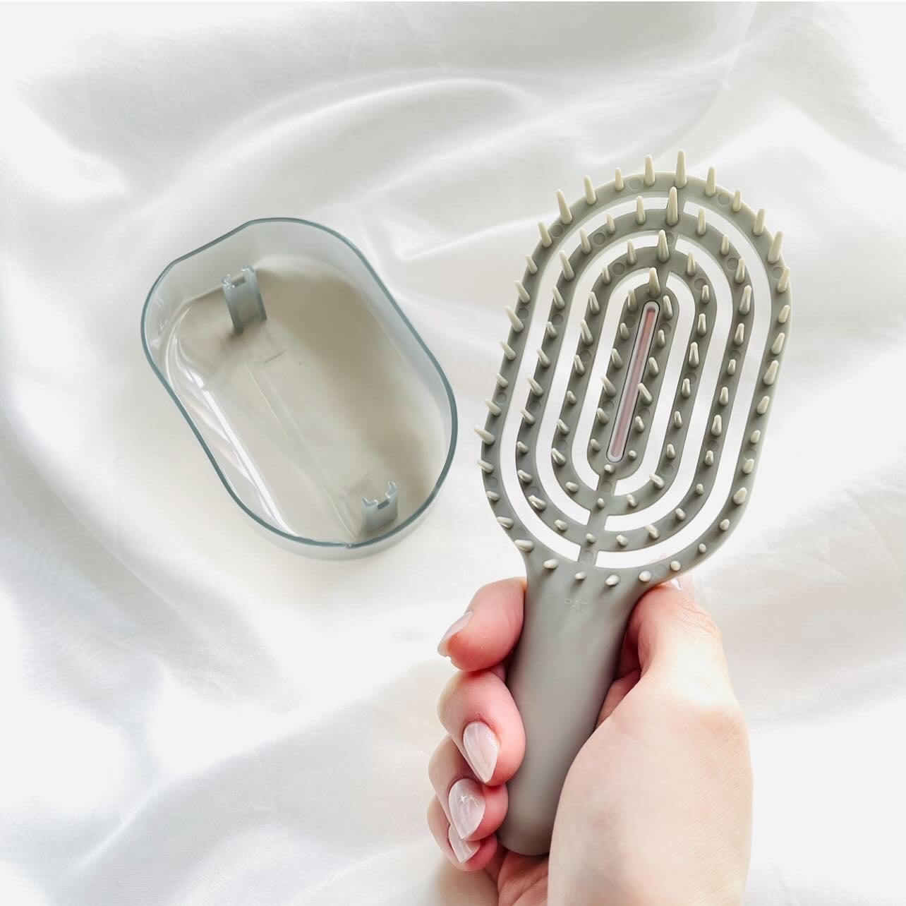 りぃさんのコスメ日記💄 on LIPS 「4wayスムースヘアブラシ♡ブラッシング・スカルプケア・速乾ブ..」(2枚目)