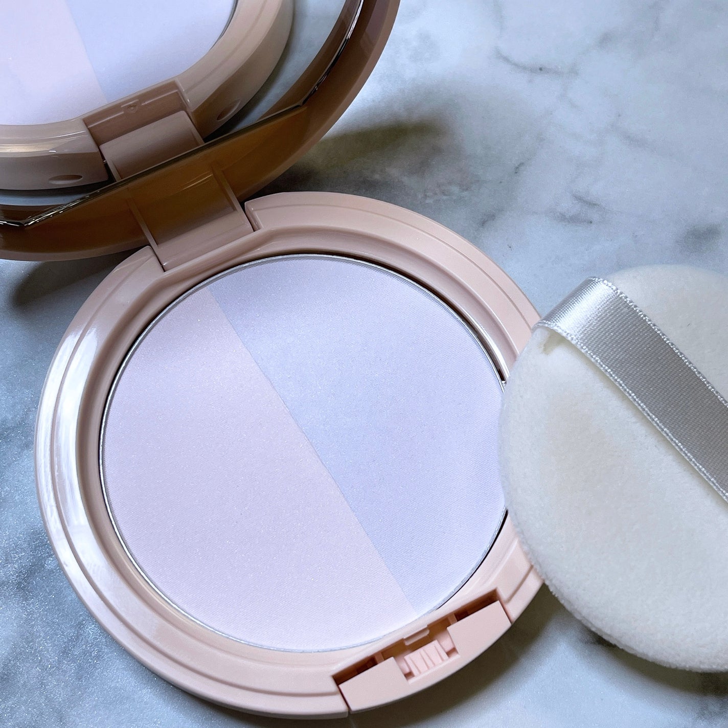 イージーグロウパウダー/#CLOSET/プレストパウダーを使ったクチコミ(1枚目)