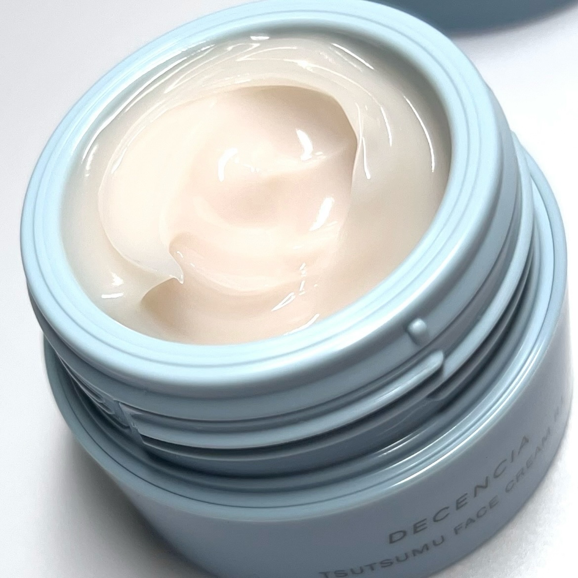 ディセンシア つつむ フェイスクリーム R１ 本体30g/DECENCIA/フェイスクリームを使ったクチコミ（2枚目）