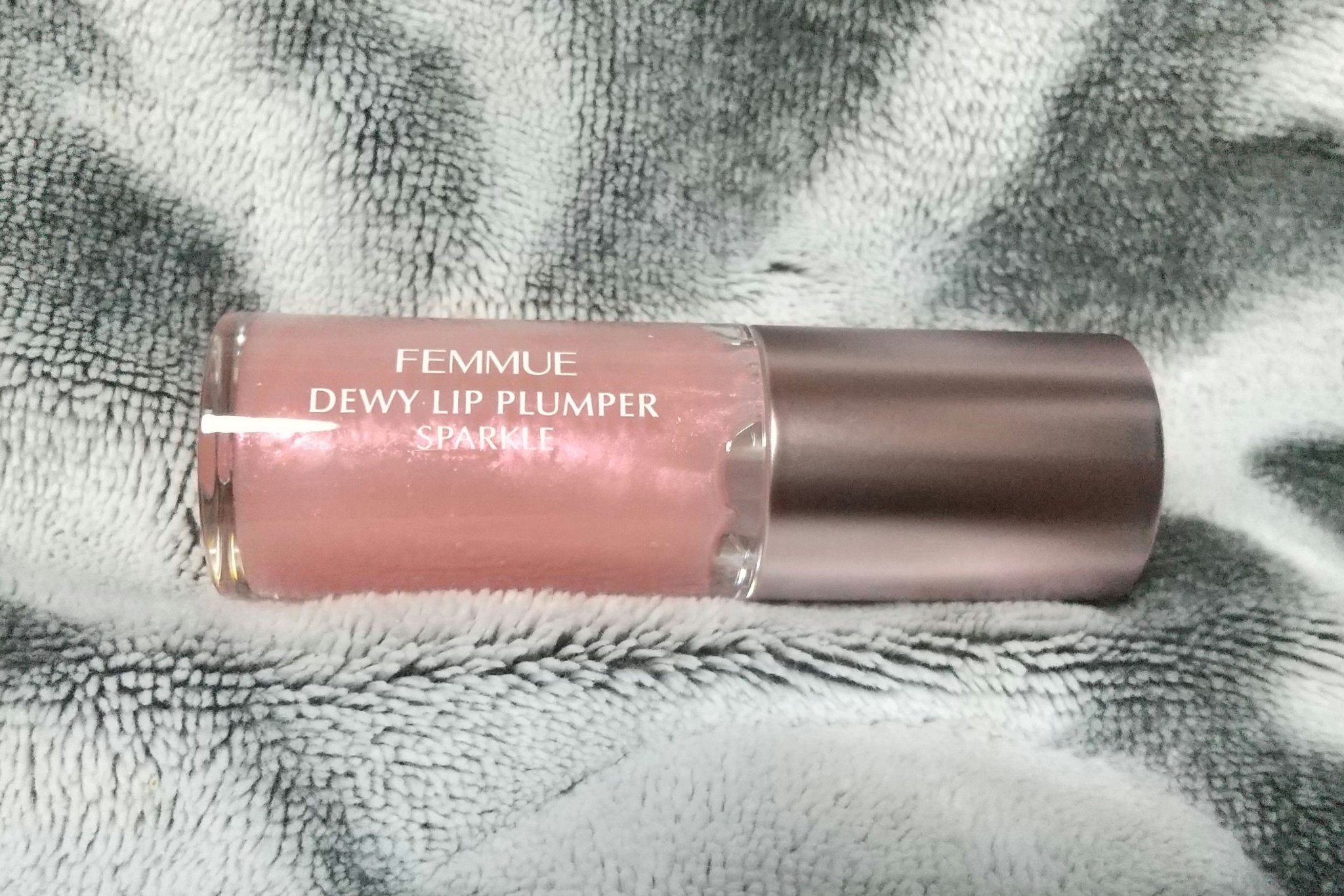 デューイー リッププランパー スパークル/FEMMUE/リッププランパーを使ったクチコミ（3枚目）
