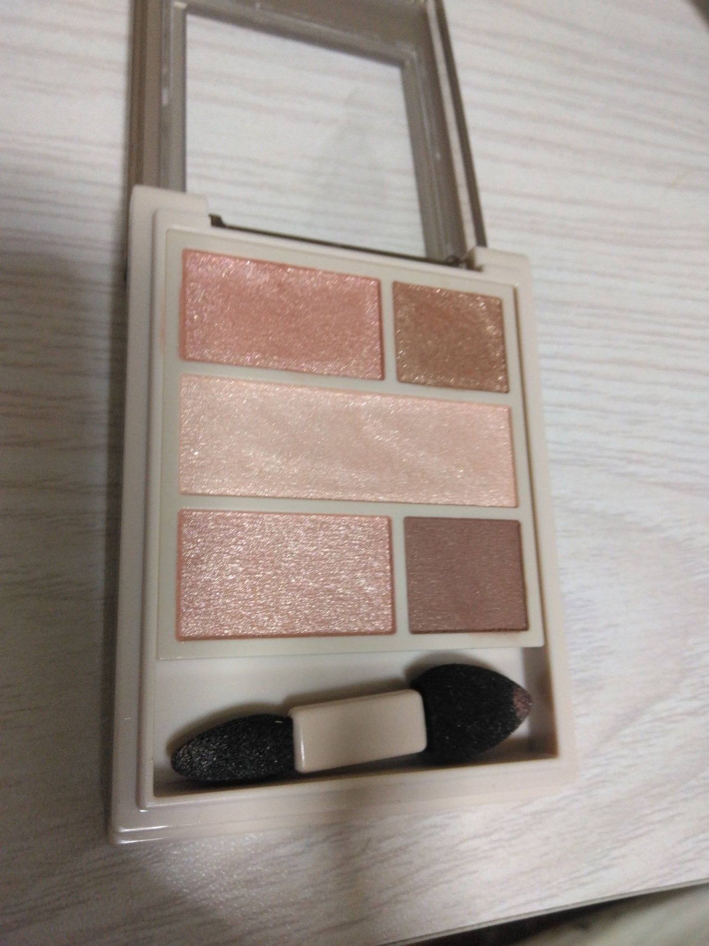 ペロ❤フォロバ100% on LIPS 「✨今日のアイシャドウ✨ヴィセダブルムードアイズOR-4コーラル..」(1枚目)