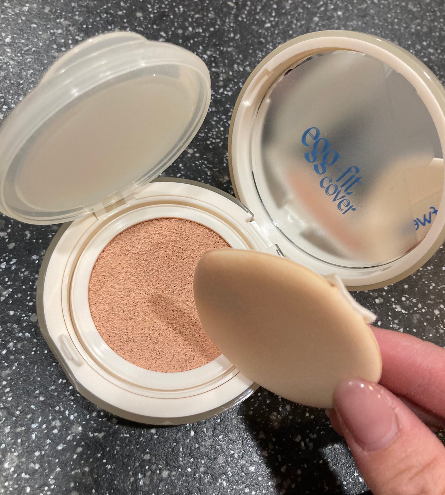 フィー クッションエッグフィットカバー/fwee/クッションファンデーションを使ったクチコミ(2枚目)