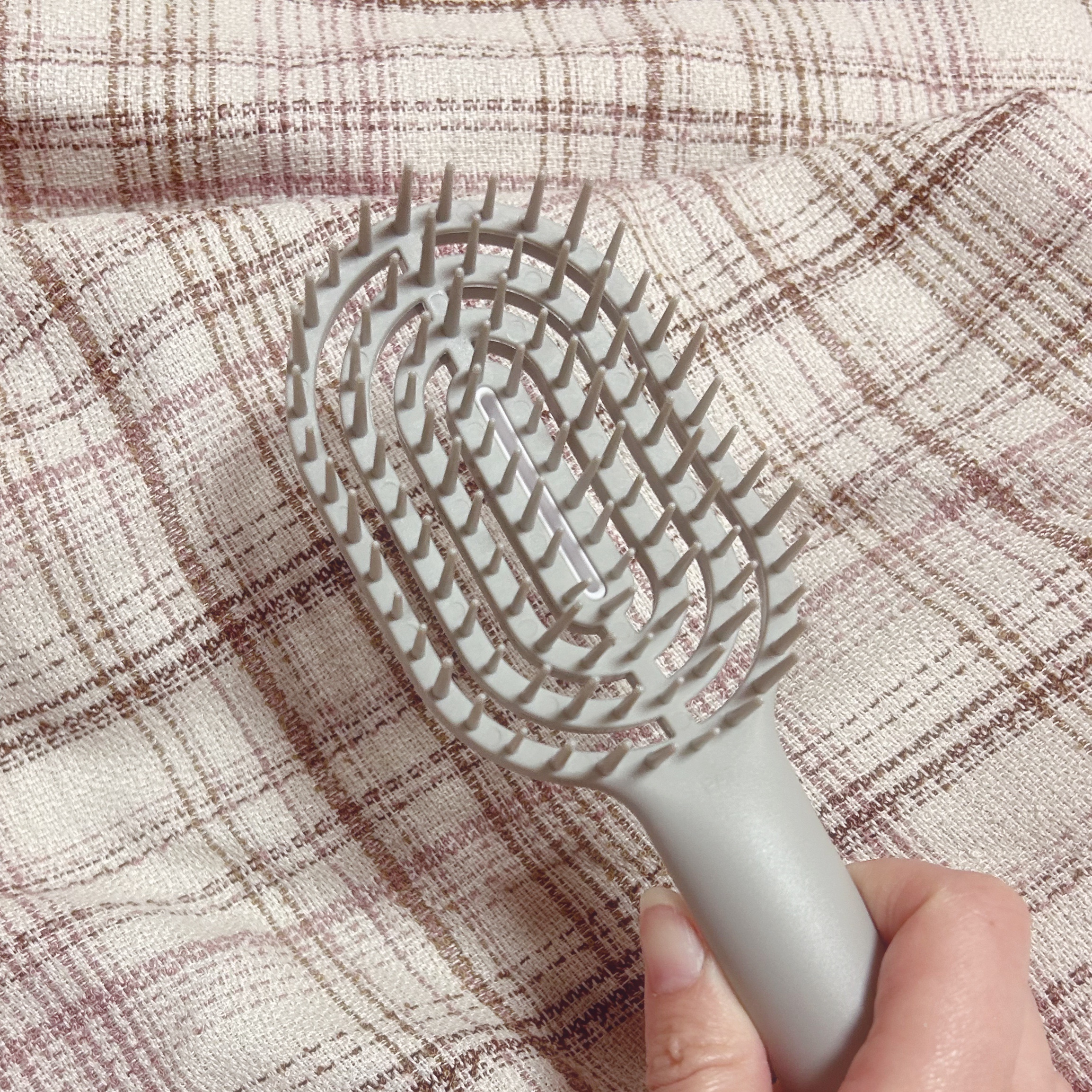 ユニークリー 4wayスムースヘアブラシ/ビー・エヌ/ヘアブラシを使ったクチコミ（2枚目）