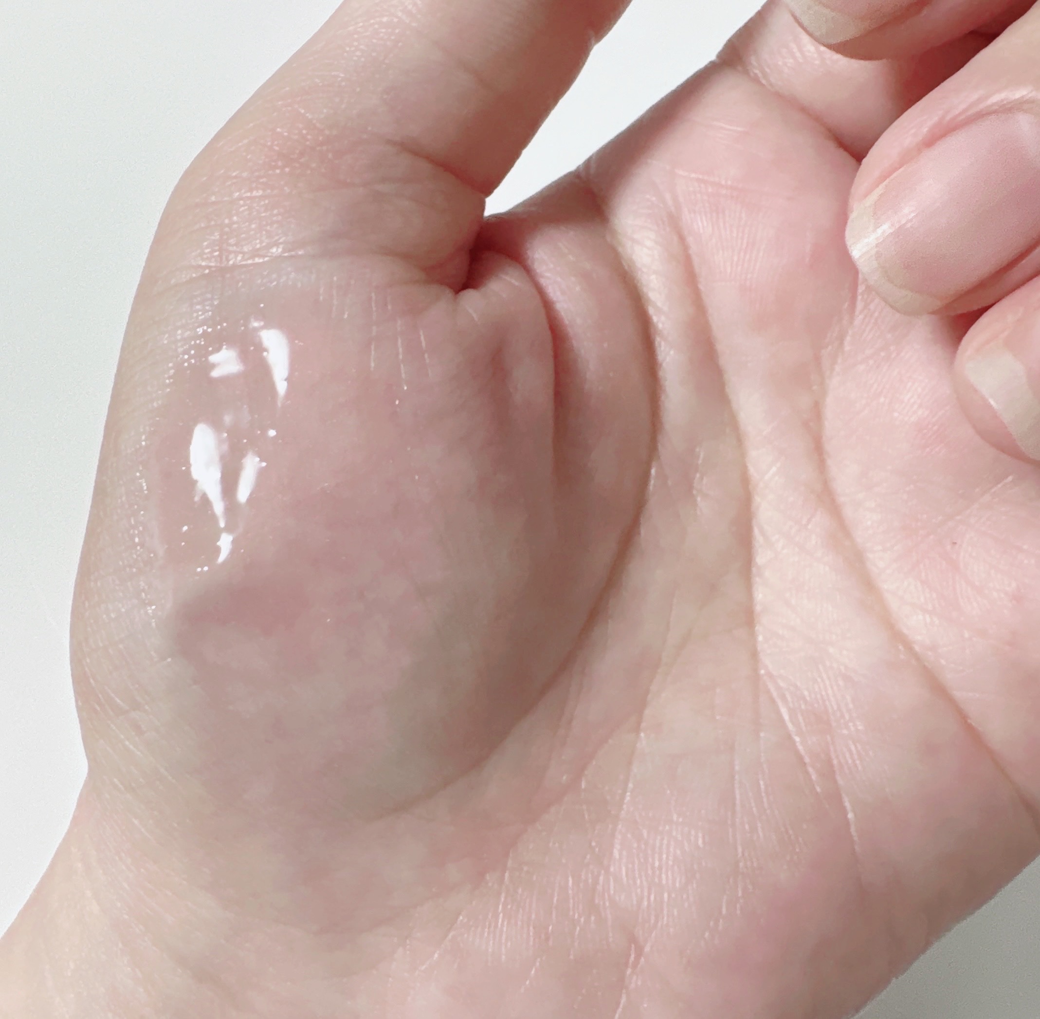 YSL ラブシャイン オイル グロス #2 ラッキー ムーンストーン/YVES SAINT LAURENT BEAUTE/リップグロスを使ったクチコミ（2枚目）