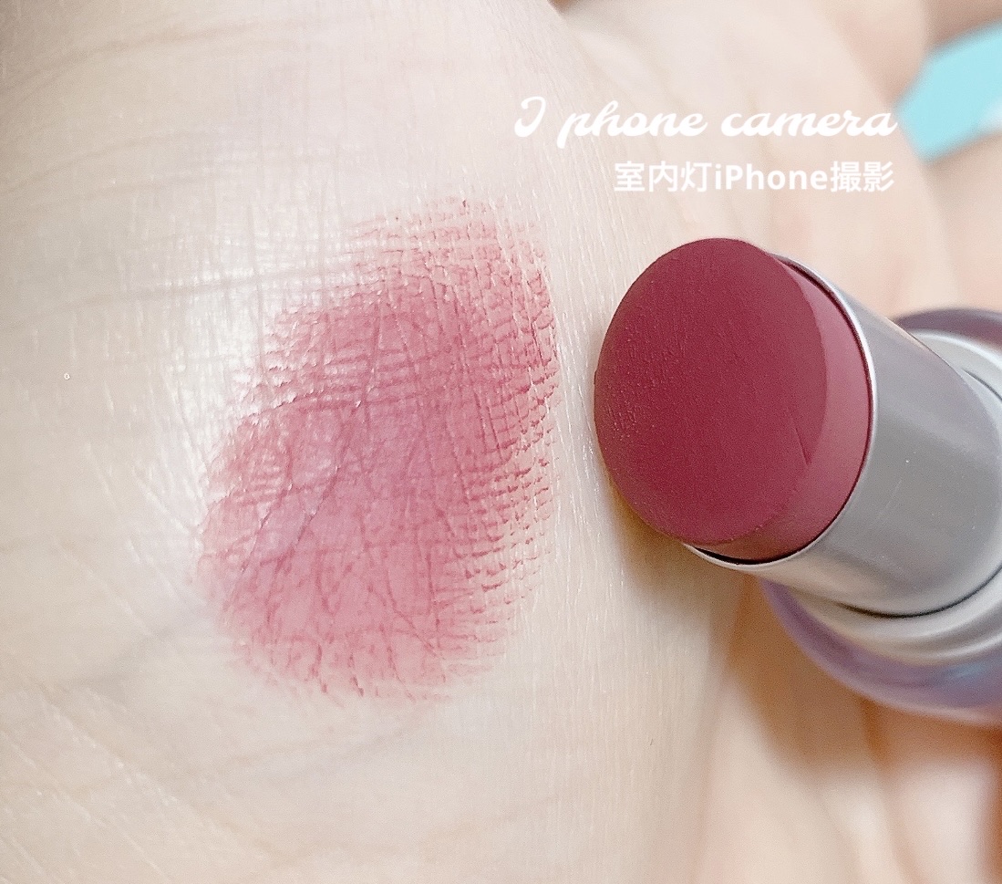 バルキーマットリップスティック/Laka/口紅を使ったクチコミ（3枚目）