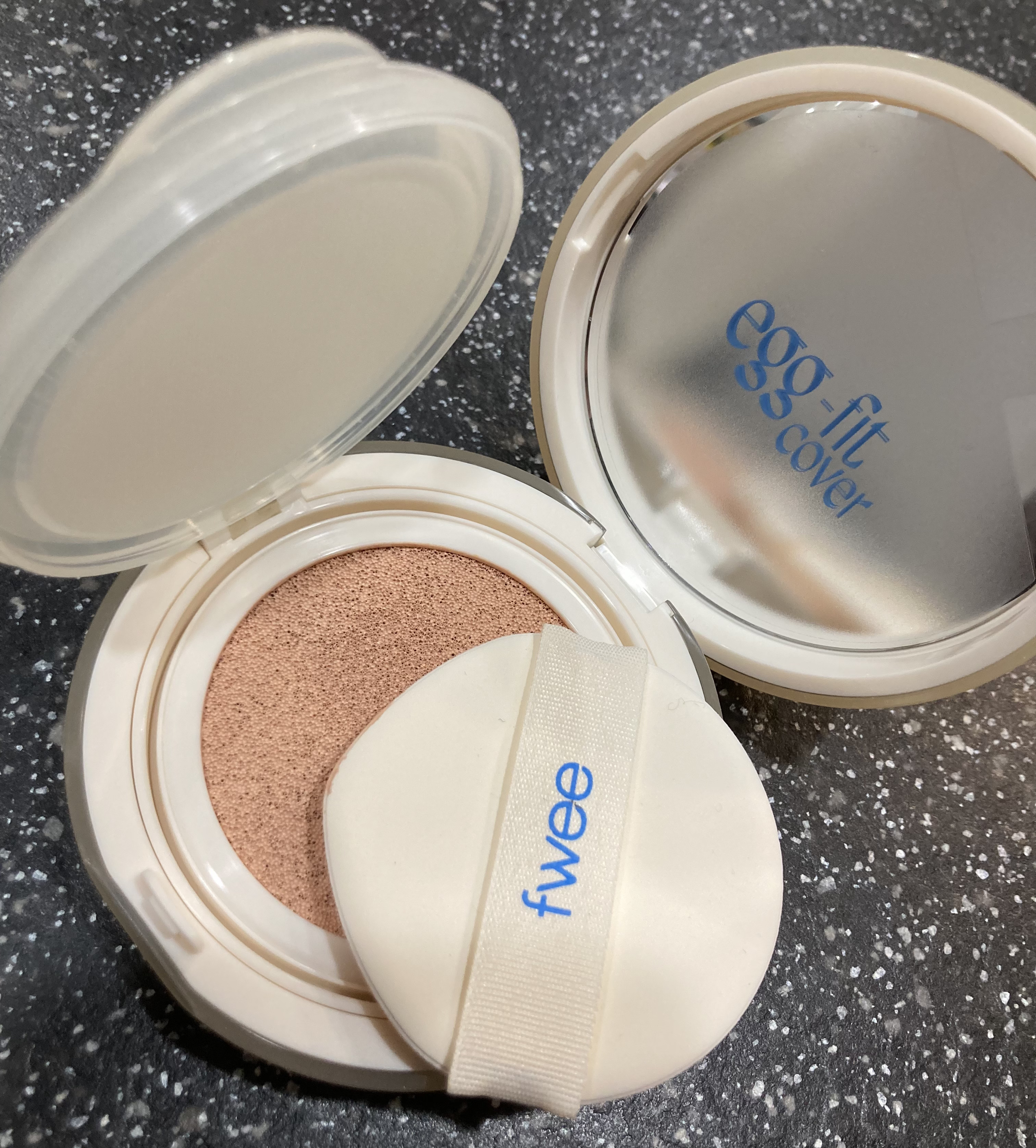 フィー クッションエッグフィットカバー/fwee/クッションファンデーションを使ったクチコミ（1枚目）