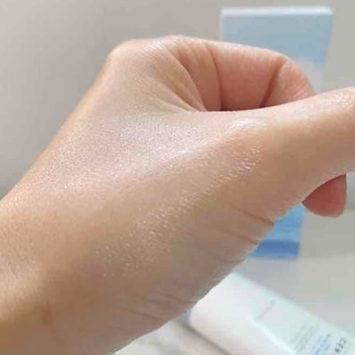 ヒアルーシカ ウォーターフィット サンセラム/SKIN1004/日焼け止めローションを使ったクチコミ(4枚目)