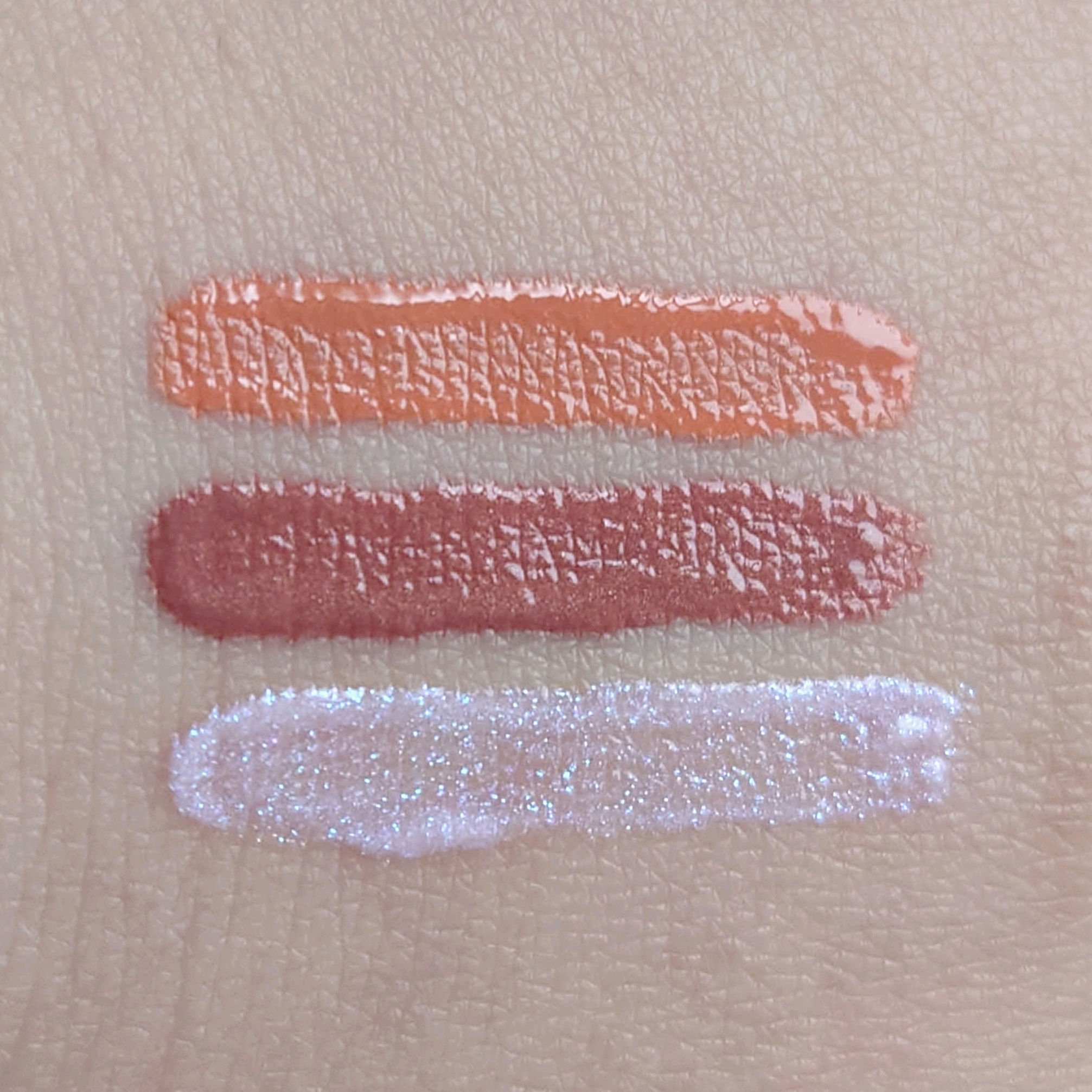 グローキッサー チークブラッシュ／グローキッサー ハイライター 04 恋焦がれダスティピンク/MAYBELLINE NEW YORK/リキッドチークを使ったクチコミ（2枚目）