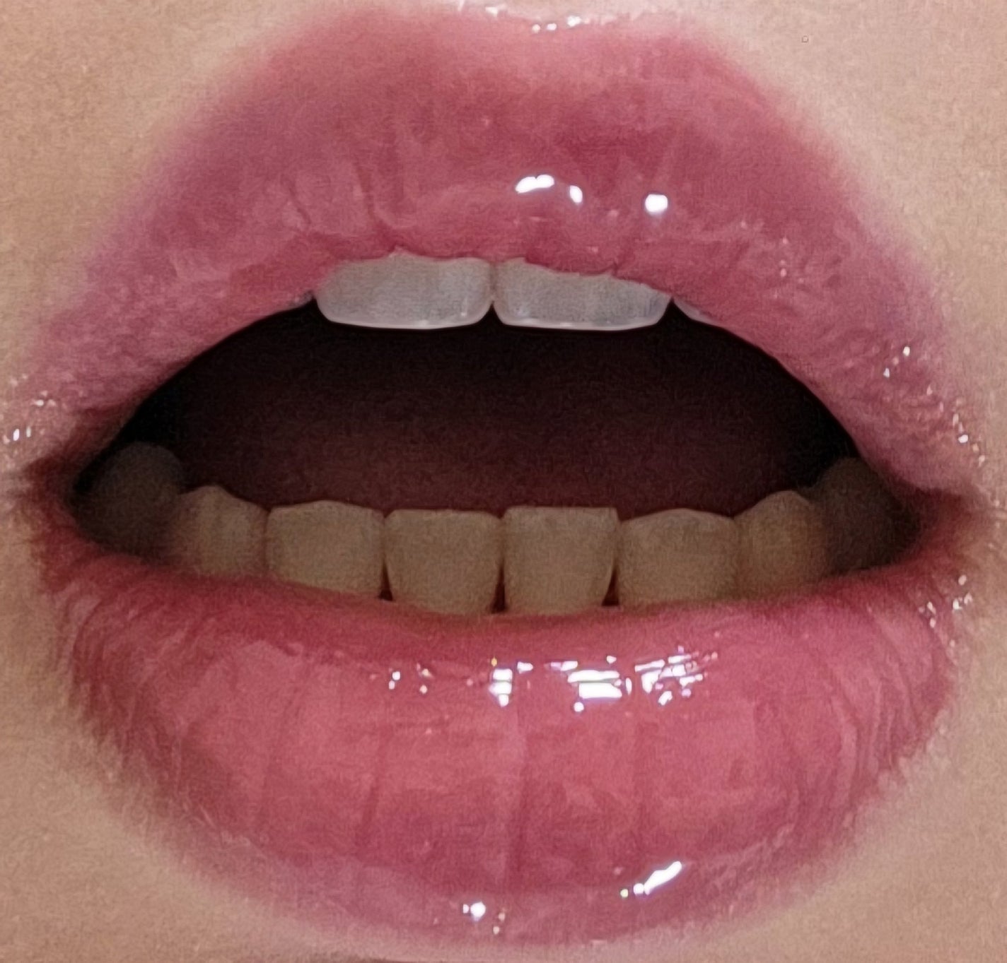 フィー 3Dボリューミンググロス/fwee/リップグロスを使ったクチコミ(1枚目)