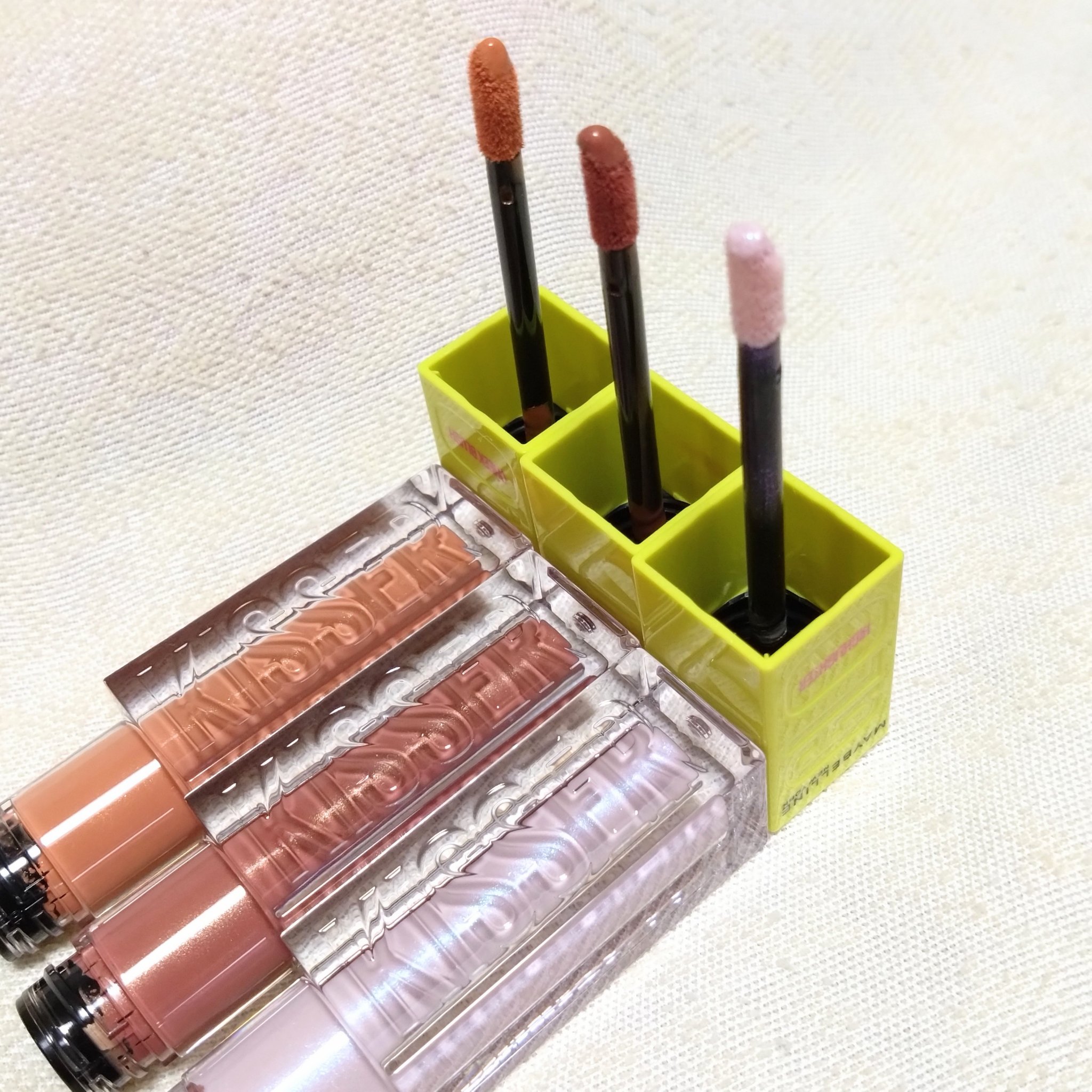 グローキッサー チークブラッシュ／グローキッサー ハイライター 25 秘めた心のブルーラメ/MAYBELLINE NEW YORK/リキッドチークを使ったクチコミ（2枚目）