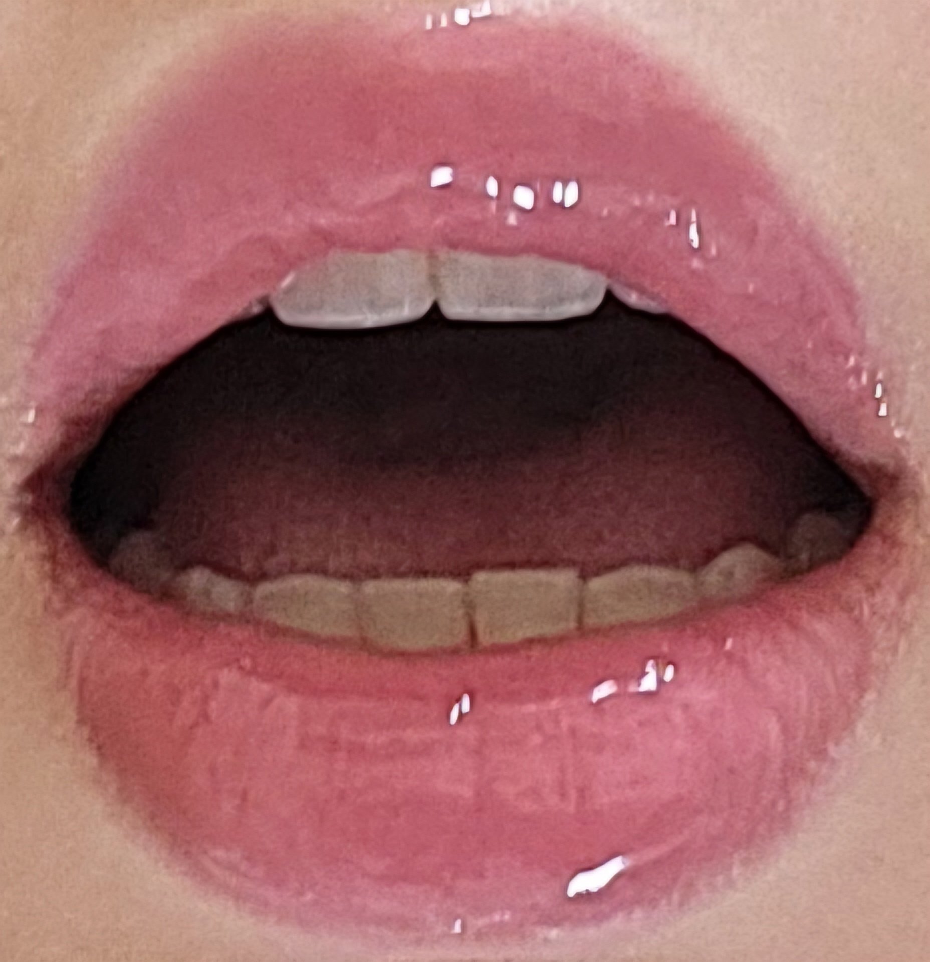 フィー 3Dボリューミンググロス/fwee/リップグロスを使ったクチコミ（1枚目）