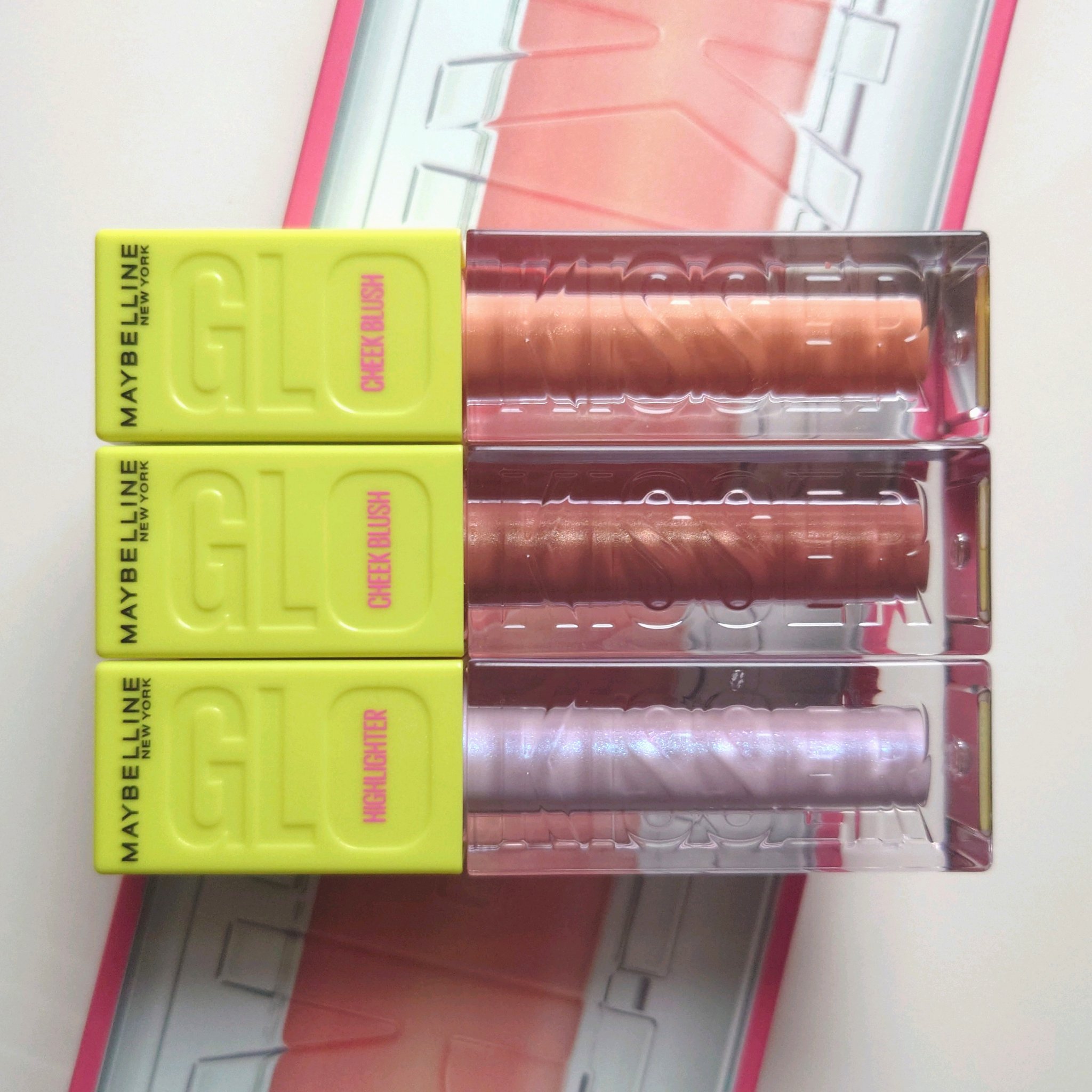 グローキッサー チークブラッシュ／グローキッサー ハイライター 04 恋焦がれダスティピンク/MAYBELLINE NEW YORK/リキッドチークを使ったクチコミ（1枚目）