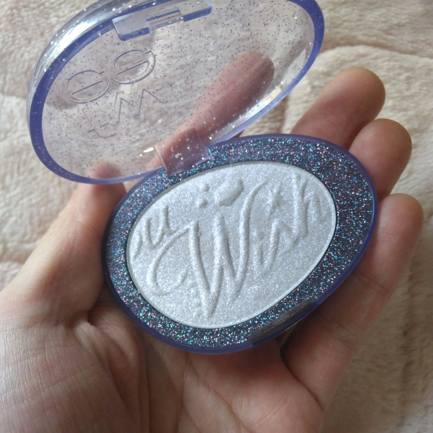 フィー グリッツストーンハイライター/fwee/パウダーハイライトを使ったクチコミ(2枚目)