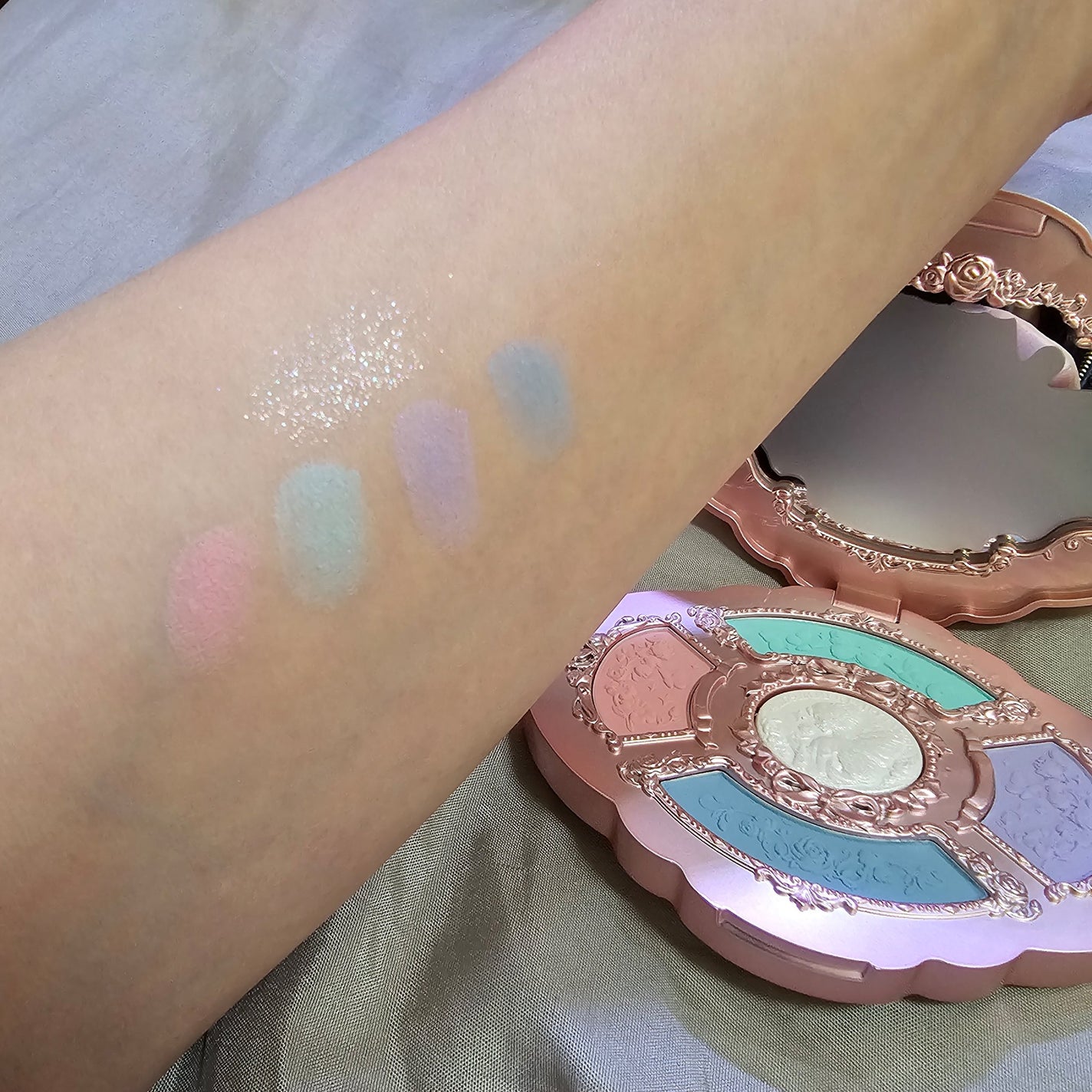 フラワーノーズスワンバレエシリーズ アイシャドウパレット/FlowerKnows/アイシャドウパレットを使ったクチコミ(7枚目)