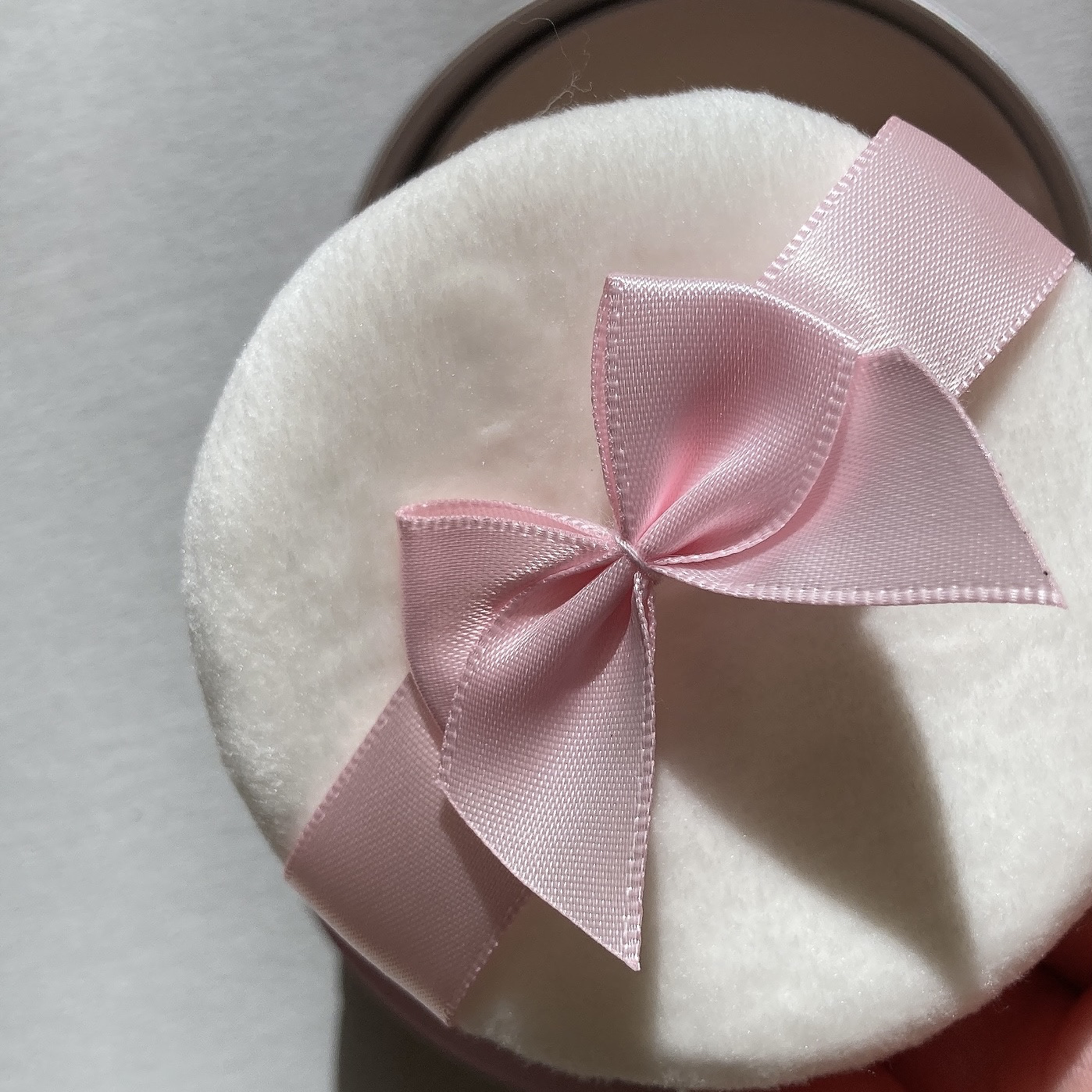 すっぴんパウダーC パステルローズの香り/クラブ/プレストパウダーを使ったクチコミ（2枚目）