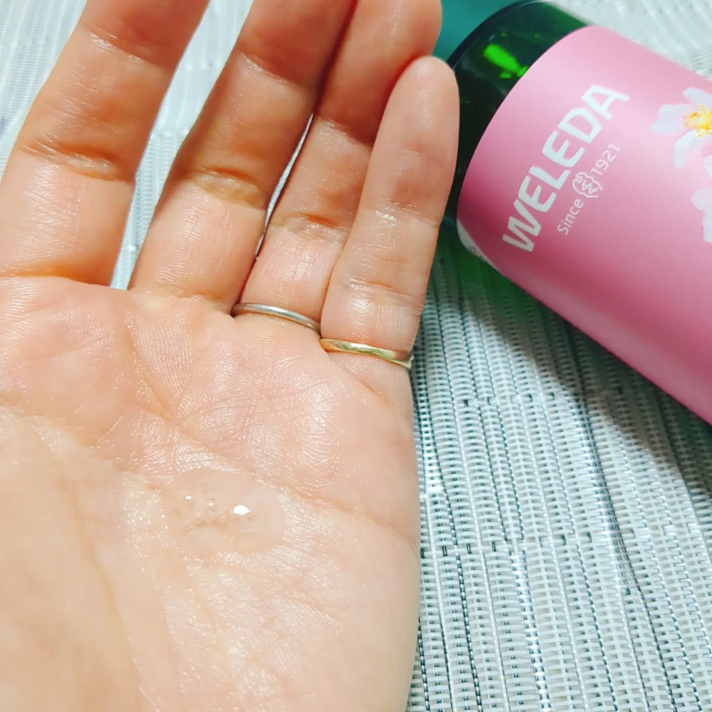 ワイルドローズ スムージングローション/WELEDA/化粧水を使ったクチコミ（2枚目）