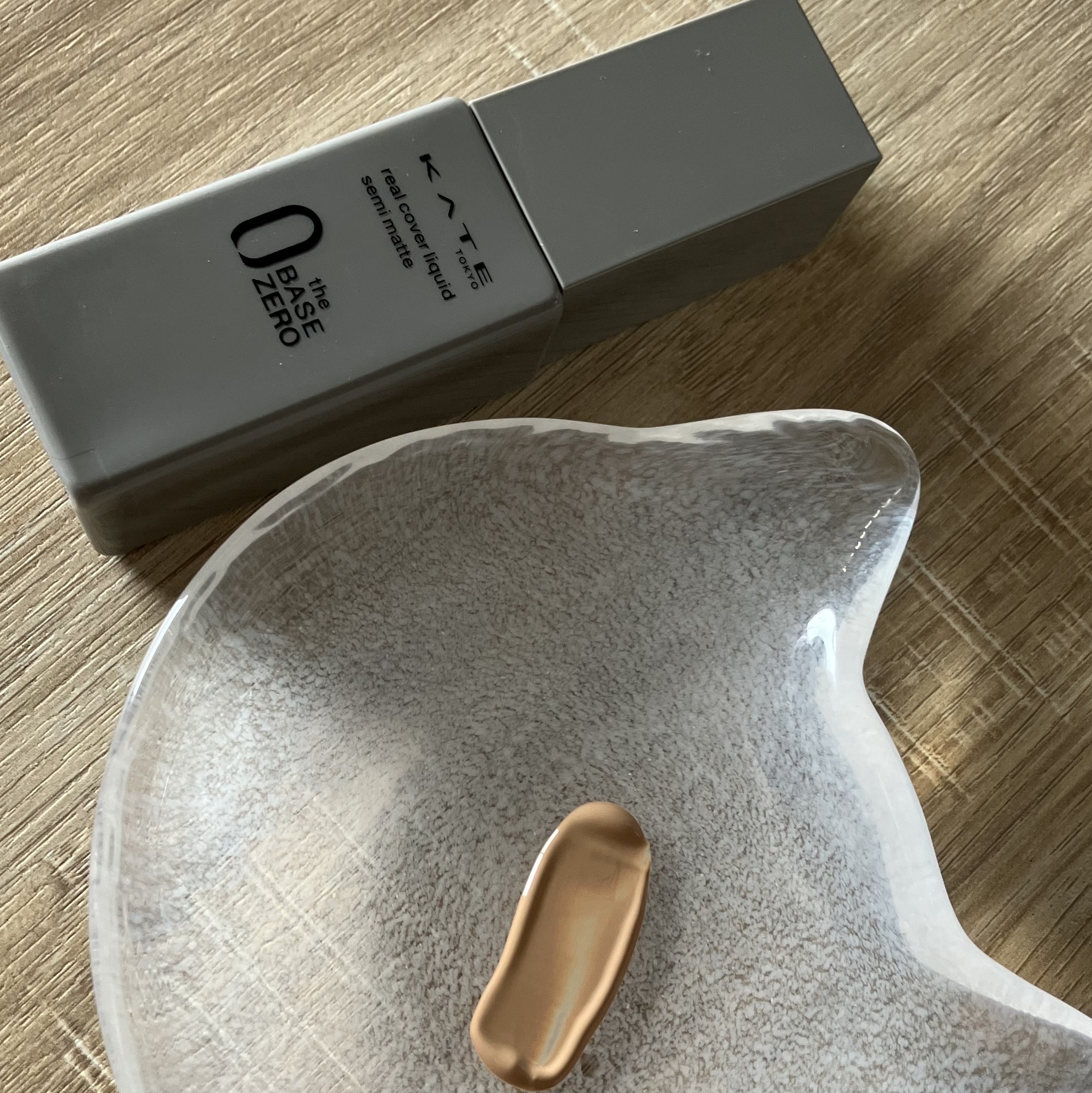 KATE リアルカバーリキッド（セミマット）のクチコミ「脂性肌用のファンデーションないかなーと思っていたら、こちらの商品のパッケージに「脂性肌」の文字.....」（1枚目）